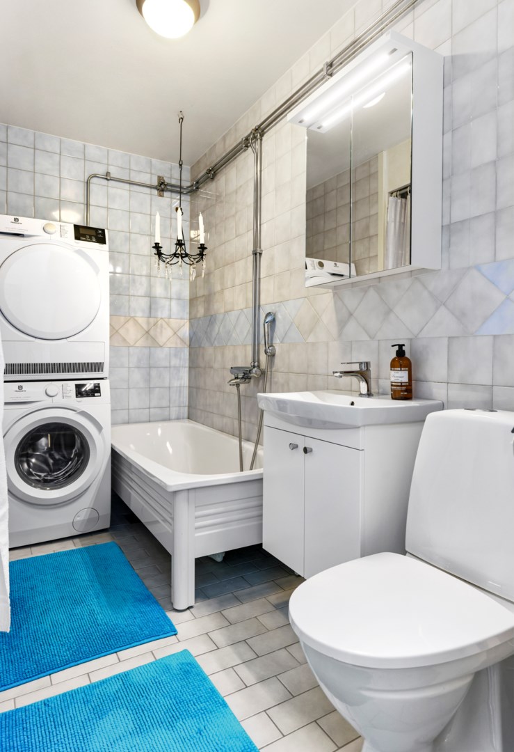 Bostadsbild från Stationsgatan 3 A, Till salu i Gimo, Östhammar