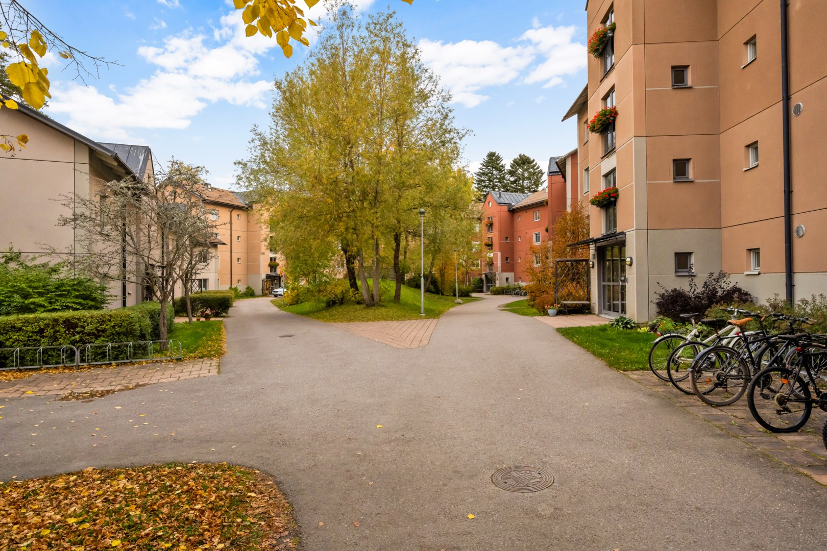 Bostadsbild från Eksätravägen 142, Till salu i Södra Gottsunda, Uppsala