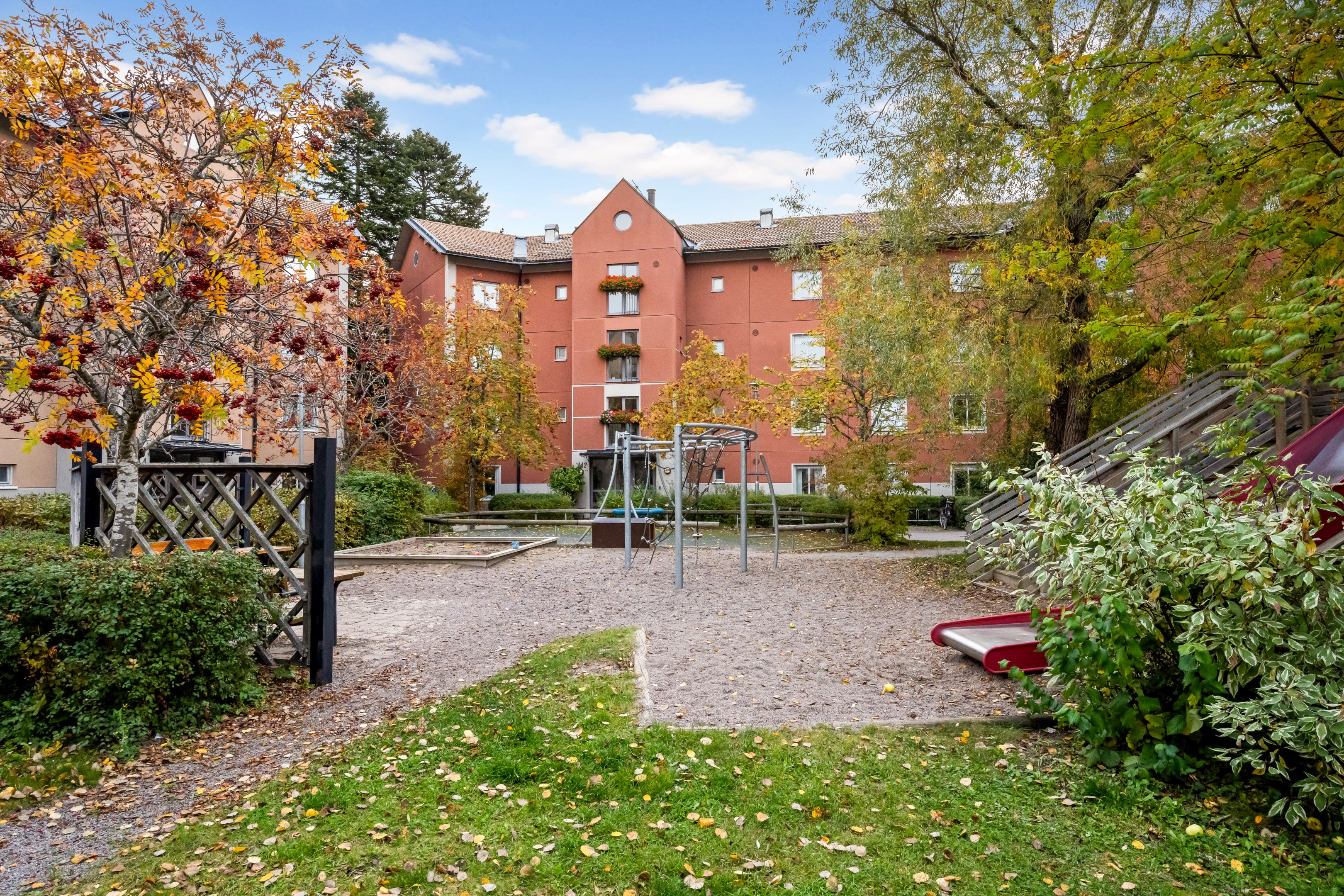 Bostadsbild från Eksätravägen 142, Såld i Södra Gottsunda, Uppsala