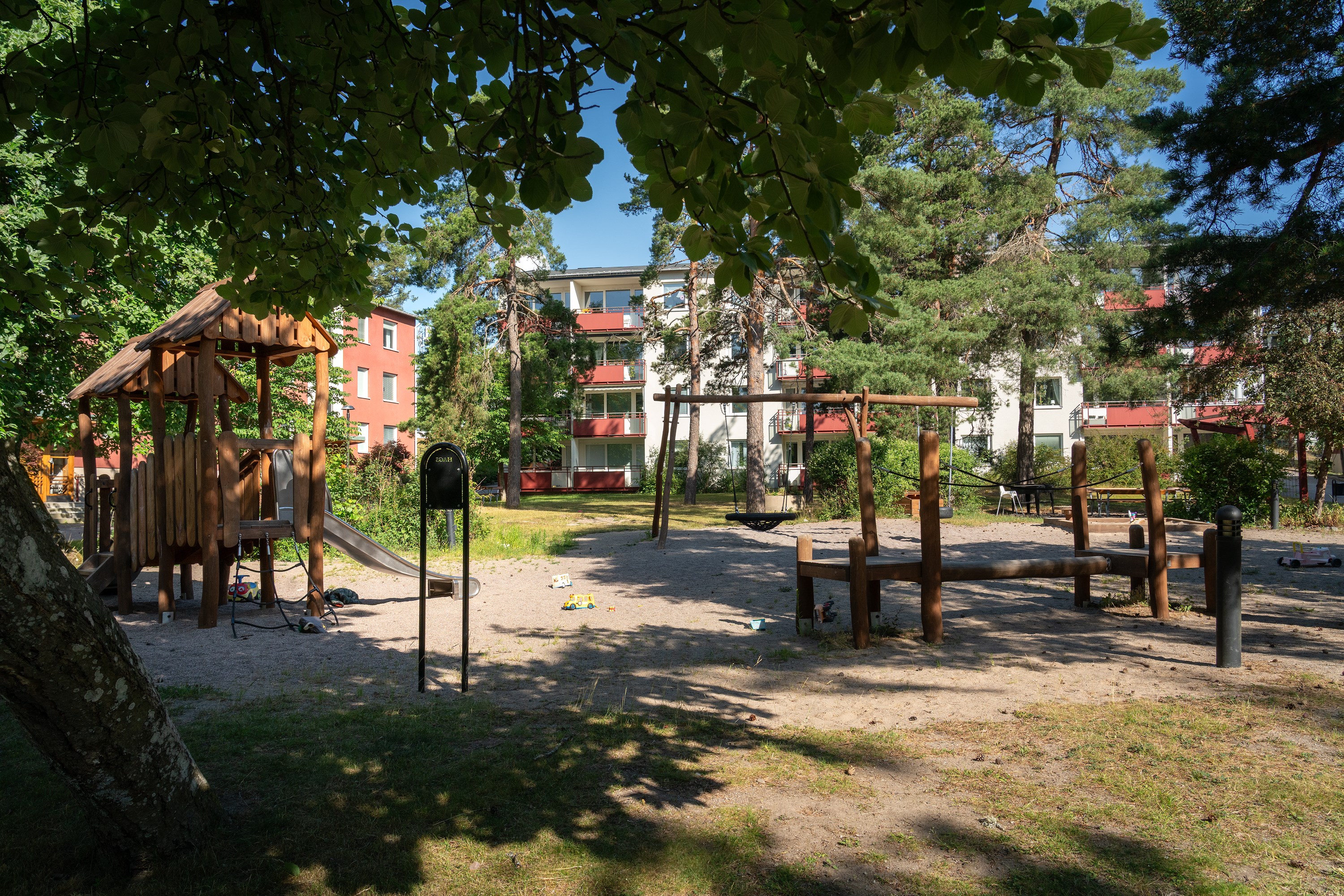 Bostadsbild från Tullingebergsvägen 28, Såld i G:a Tullingeberg, Botkyrka
