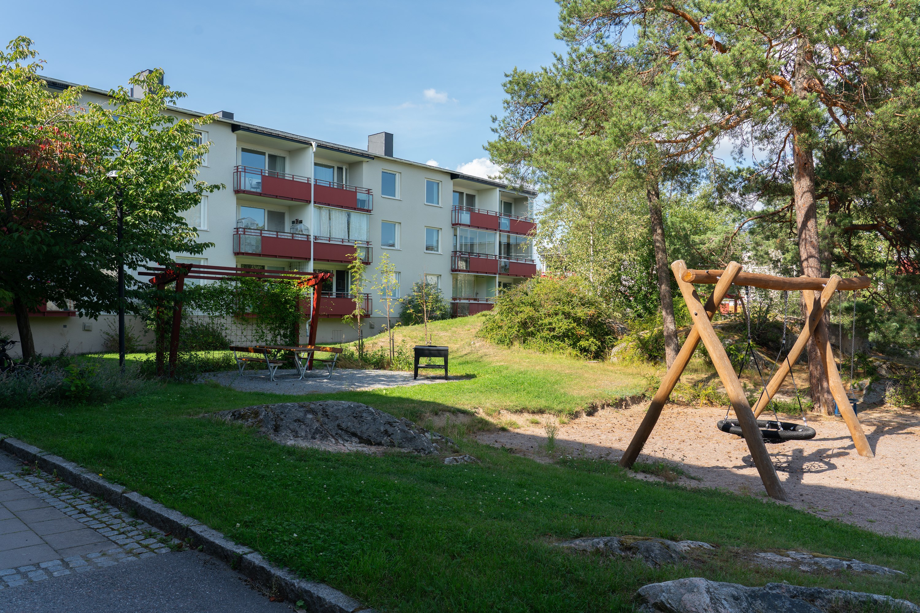 Bostadsbild från Tullingebergsvägen 44, Kommande i G:a Tullingeberg, Botkyrka