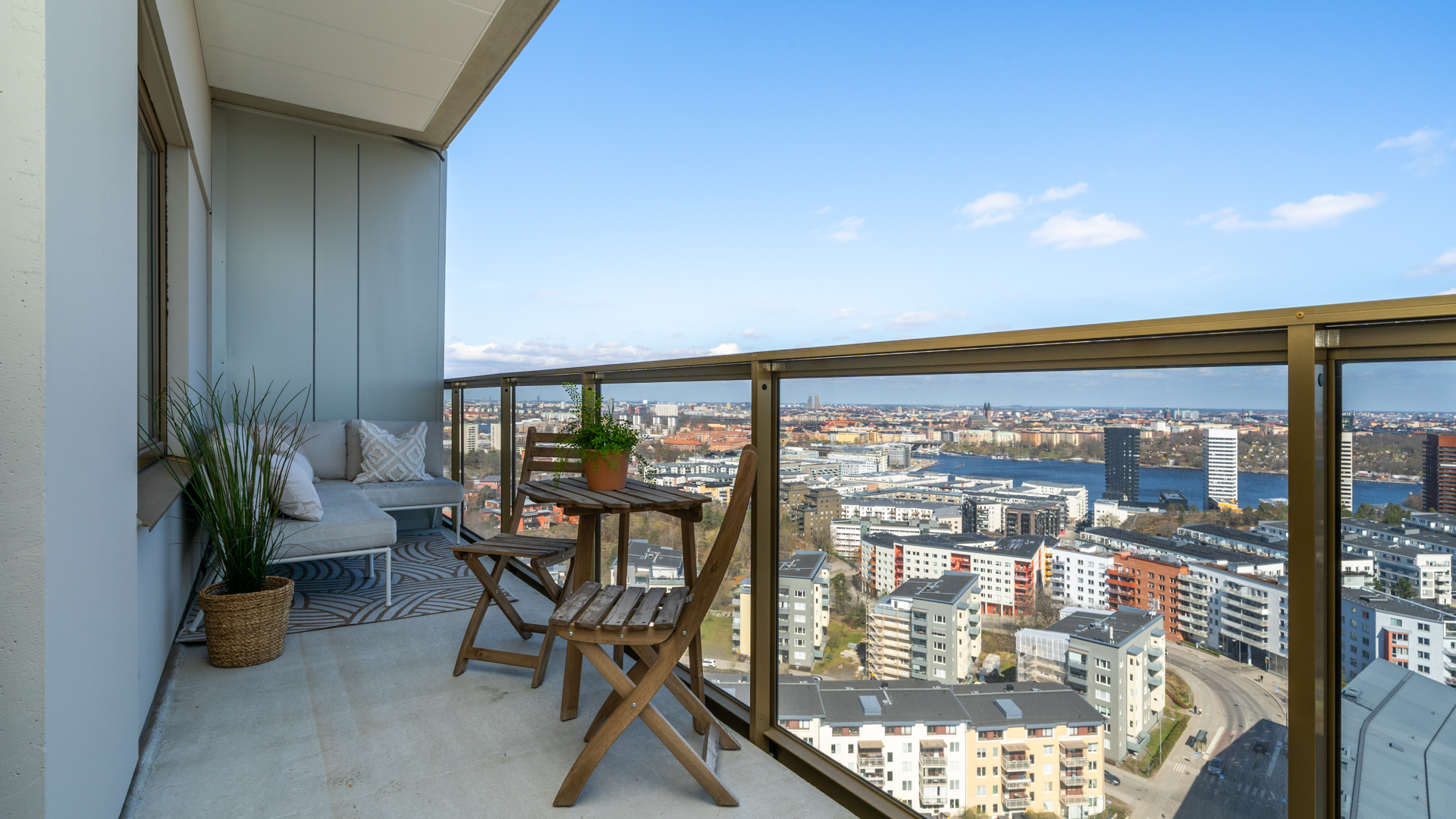 Bostadsbild från Årstaskogs Väg 10, vån 23, Såld i Årstaberg, Stockholm