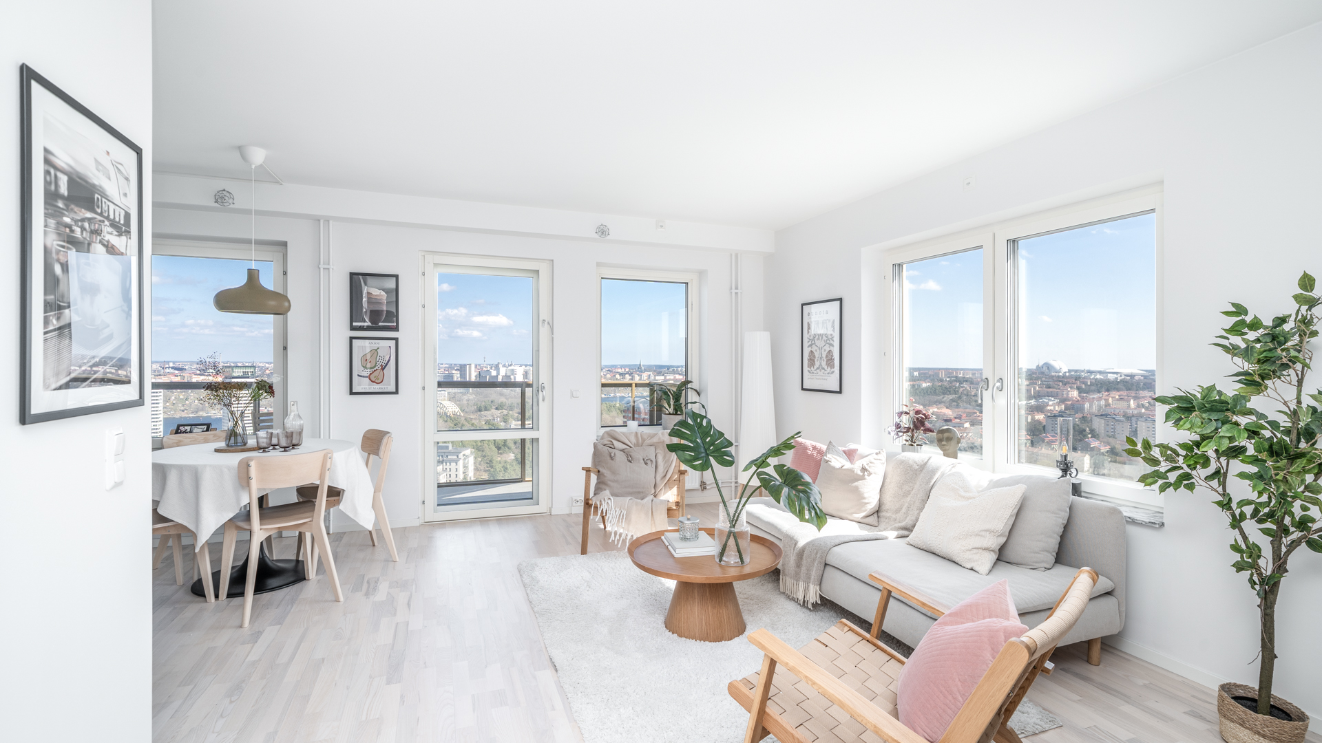 Bostadsbild från Årstaskogs Väg 10, vån 23, Såld i Årstaberg, Stockholm