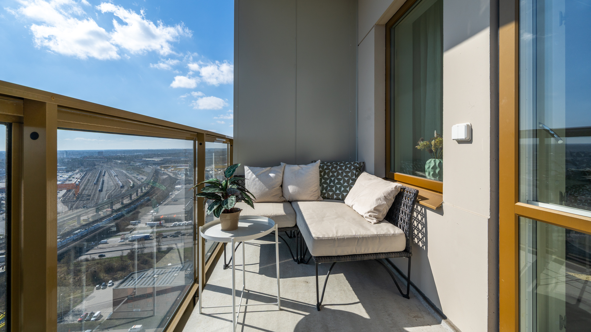 Bostadsbild från Årstaskogs Väg 10, vån 23, Såld i Årstaberg, Stockholm