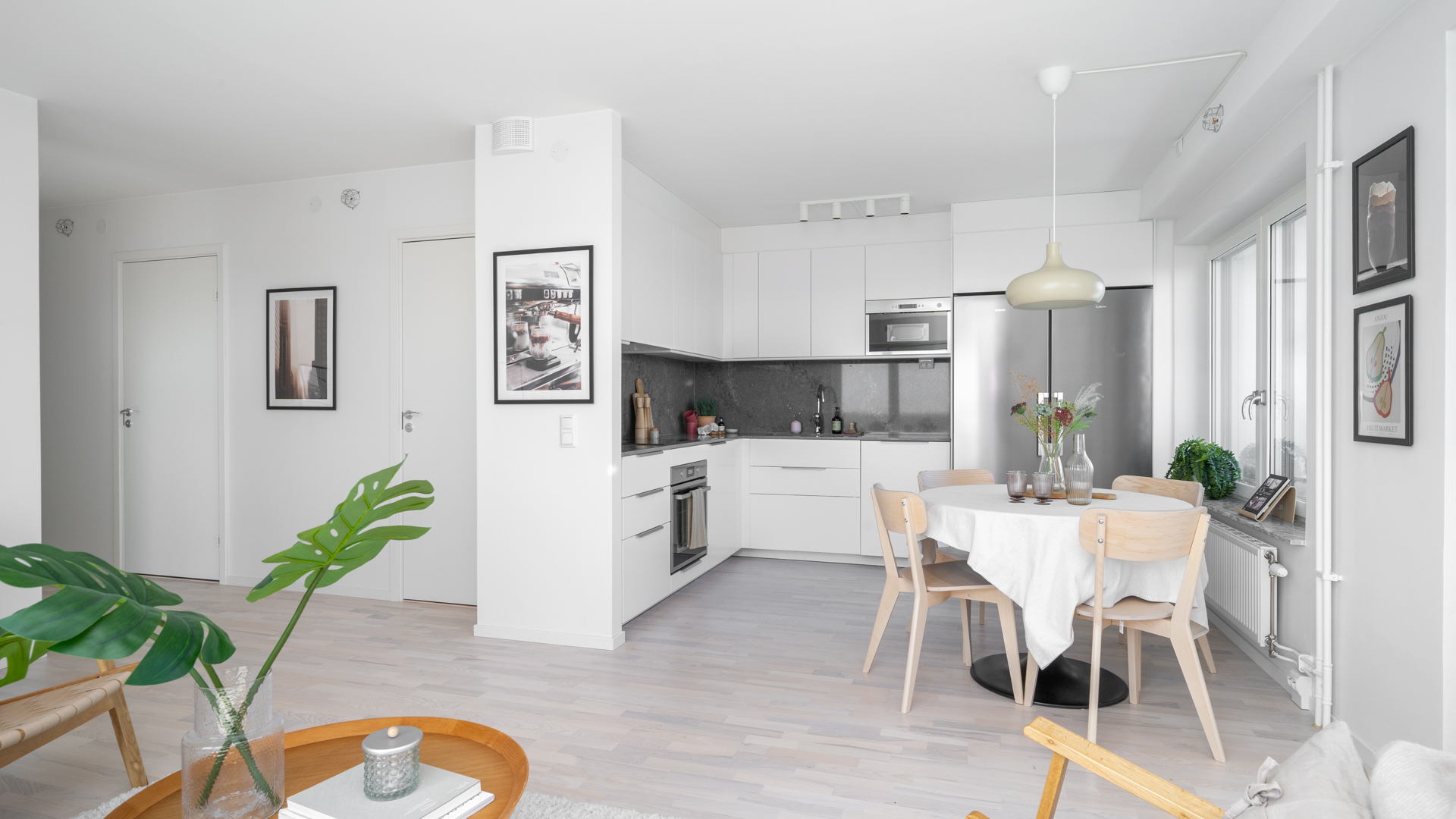 Bostadsbild från Årstaskogs Väg 10, vån 23, Såld i Årstaberg, Stockholm