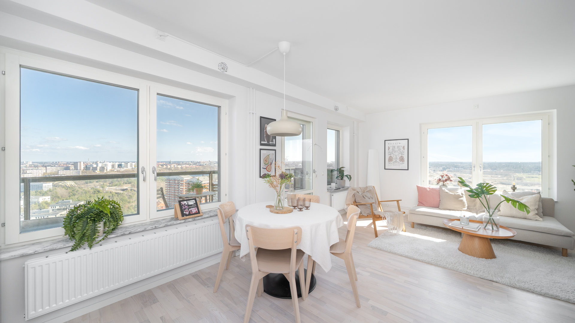 Bostadsbild från Årstaskogs Väg 10, vån 23, Såld i Årstaberg, Stockholm