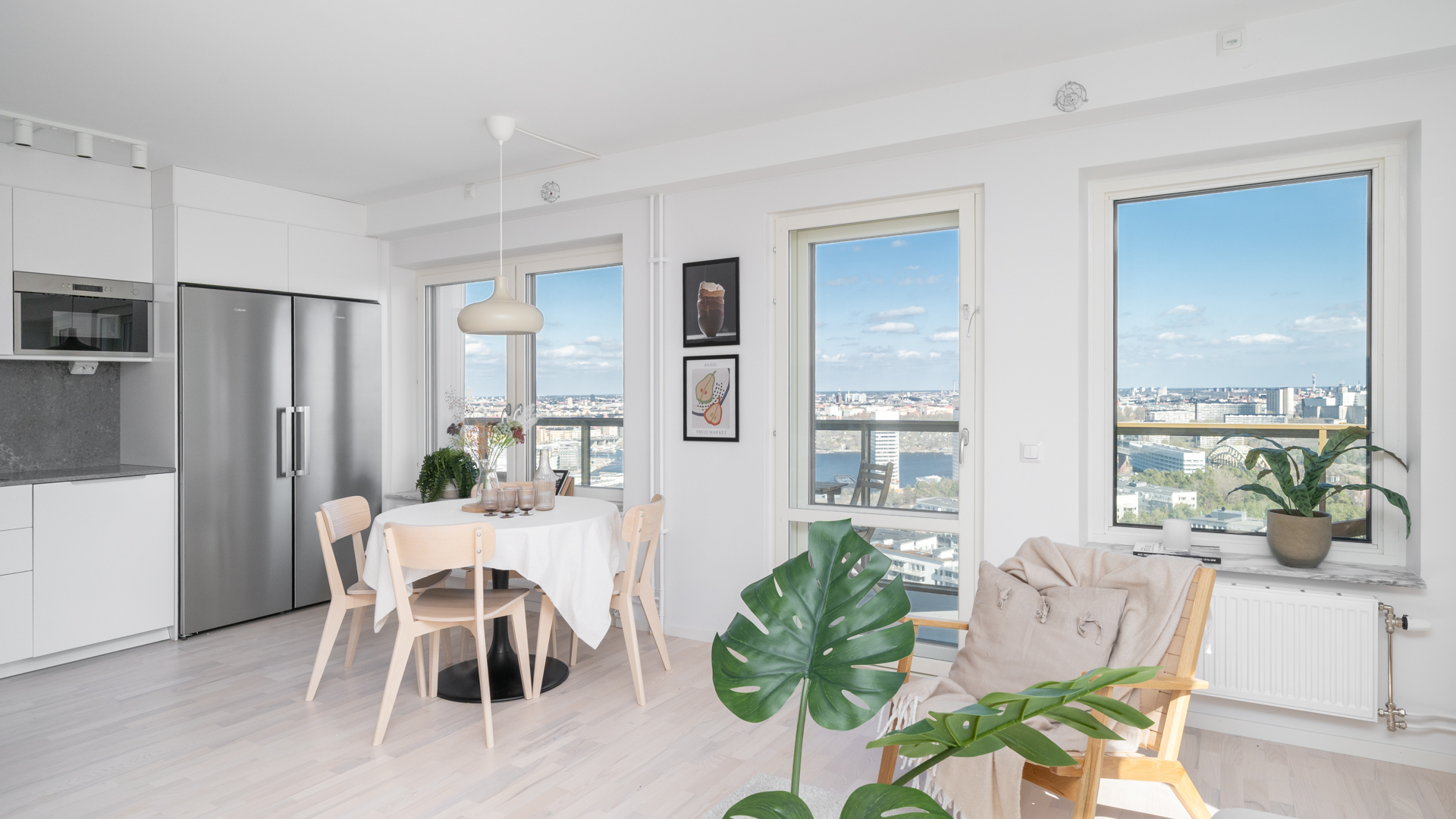 Bostadsbild från Årstaskogs Väg 10, vån 23, Såld i Årstaberg, Stockholm