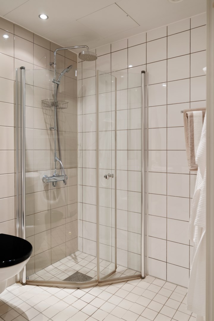 Bostadsbild från Sjökvarnsbacken 4, Till salu i Saltsjöqvarn, Nacka