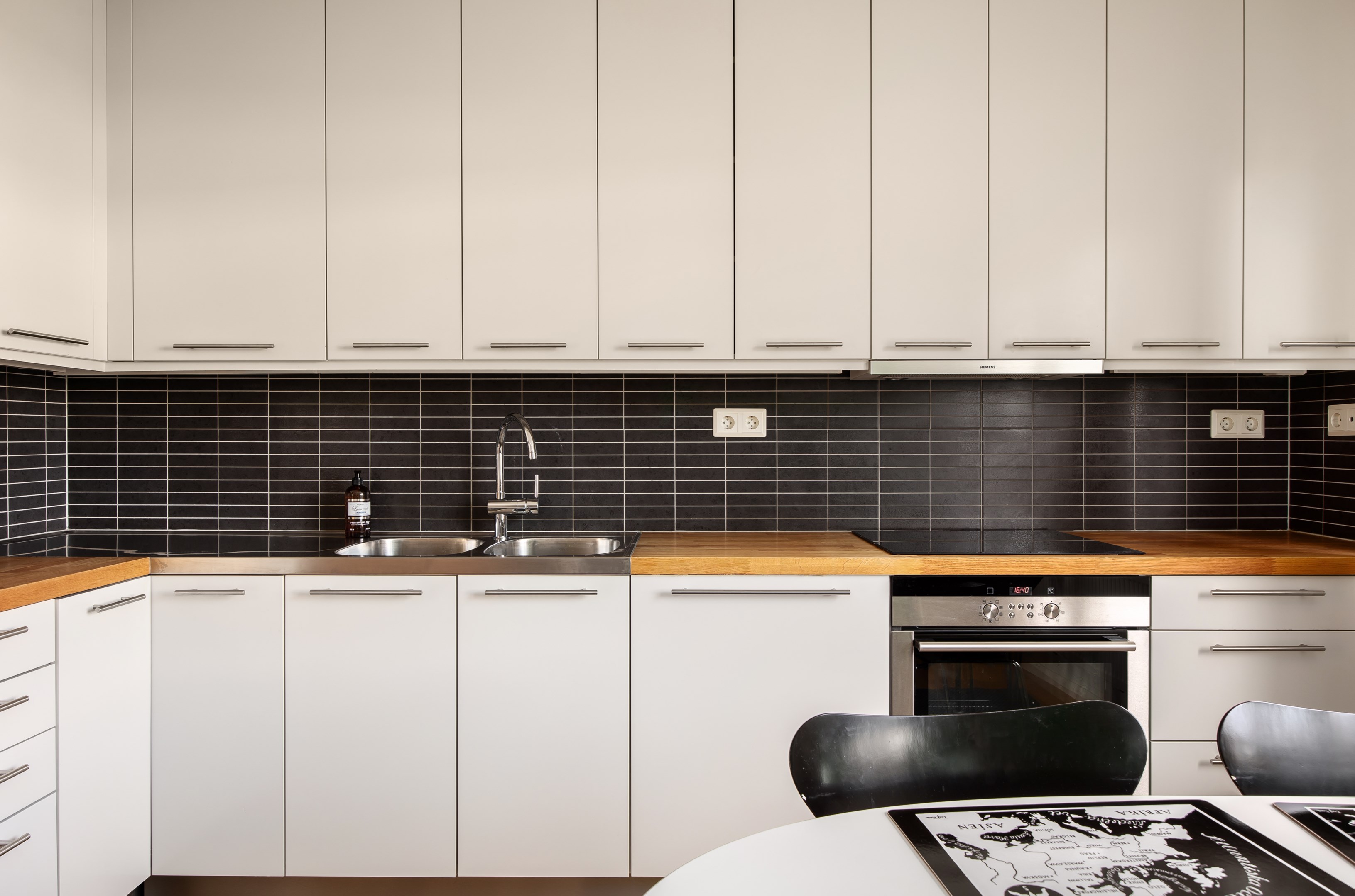 Bostadsbild från Ljuskärrsvägen 92, Kommande i Ljuskärrsberget - Saltsjöbaden, Nacka