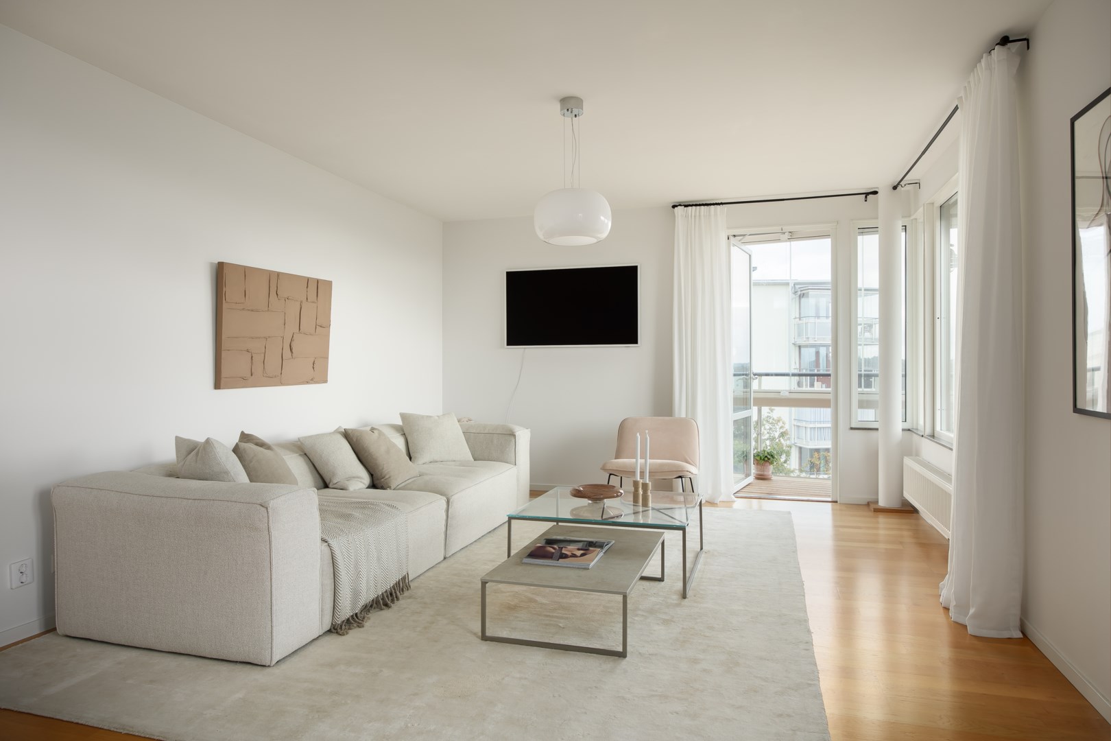 Bostadsbild från Finnbergsvägen 64, Till salu i Finnberget, Nacka