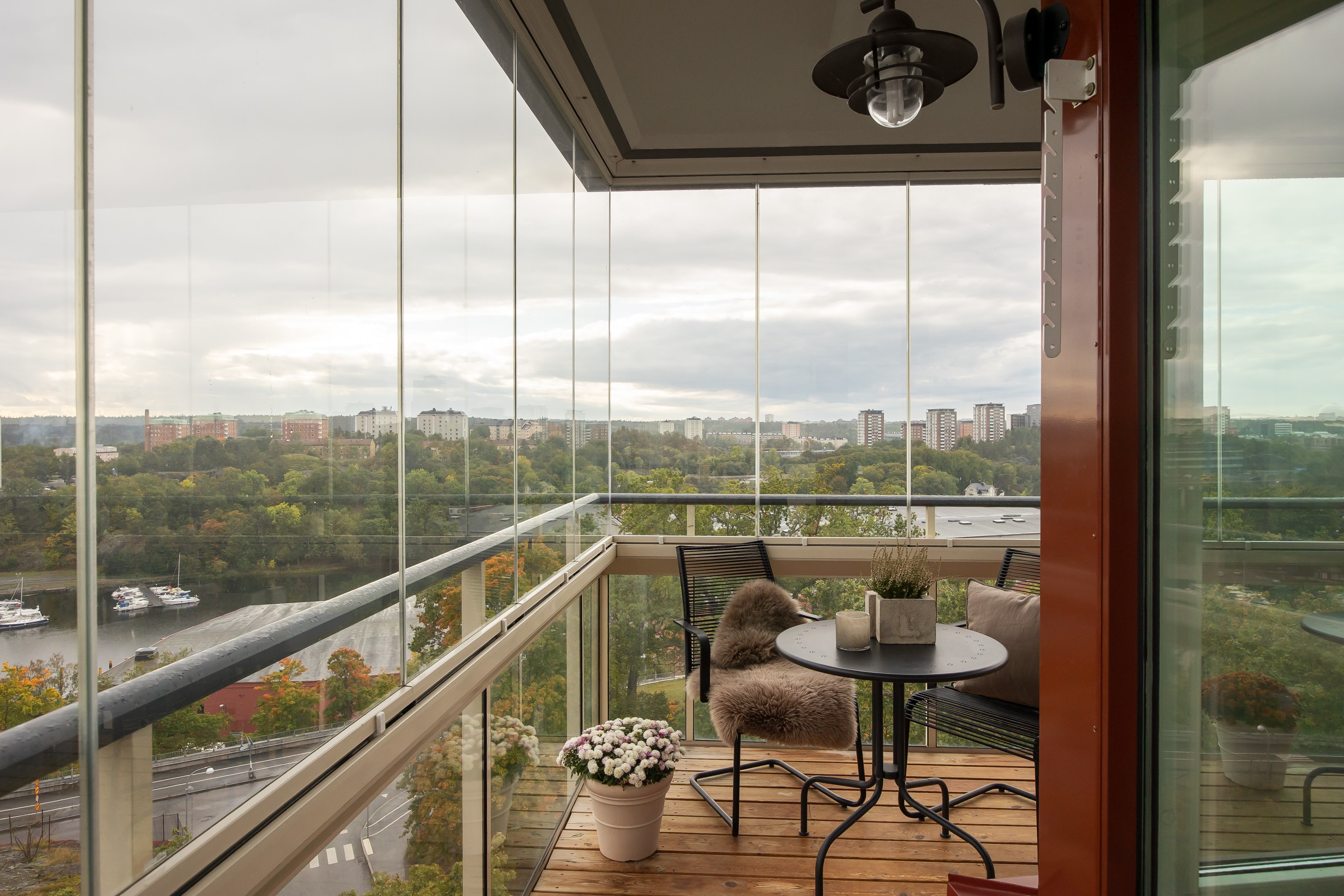 Bostadsbild från Finnbergsvägen 64, Såld i Finnberget, Nacka