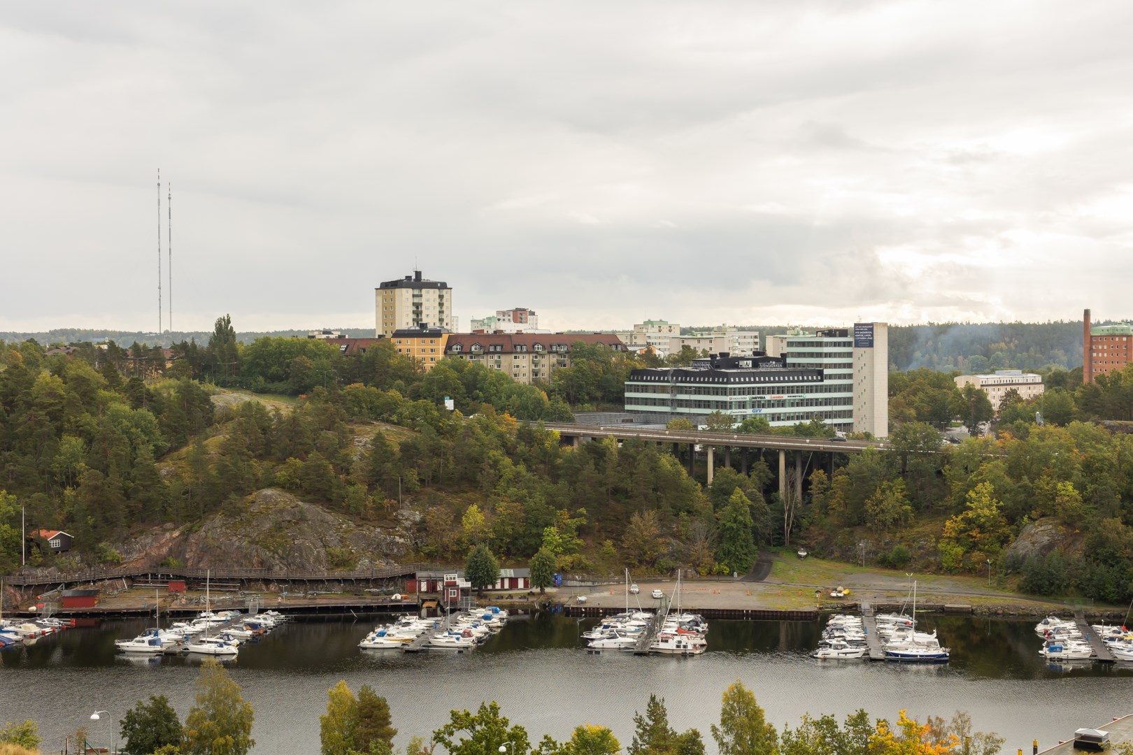 Bostadsbild från Finnbergsvägen 64, Till salu i Finnberget, Nacka