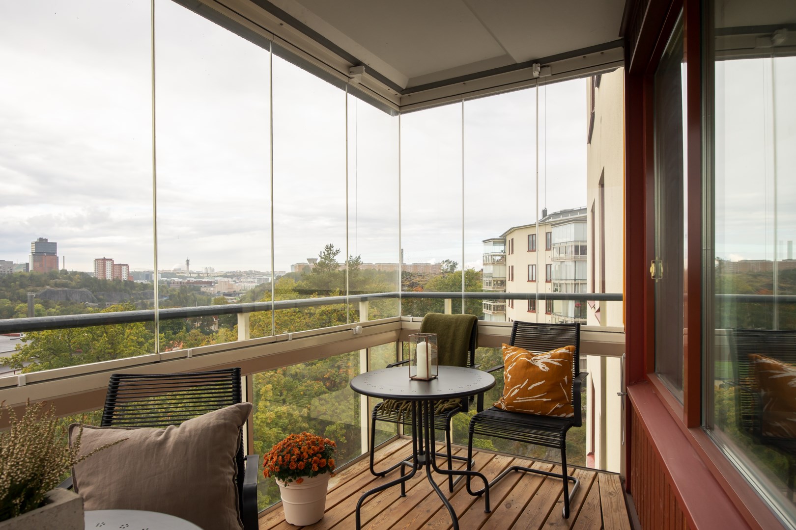 Bostadsbild från Finnbergsvägen 64, Till salu i Finnberget, Nacka