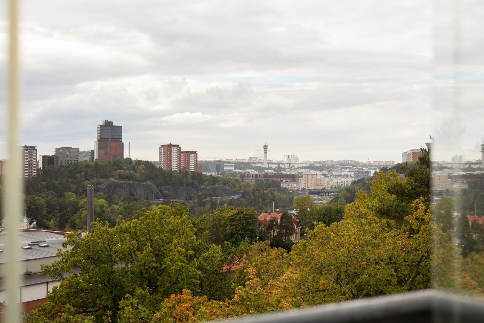 Bostadsbild från Finnbergsvägen 64, Till salu i Finnberget, Nacka