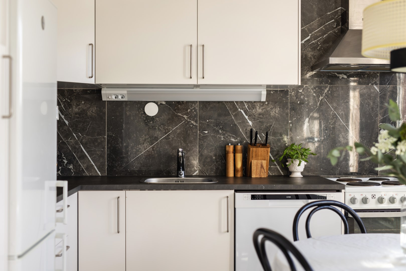 Bostadsbild från Skarpövägen 25, Till salu i Västra Orminge, Nacka