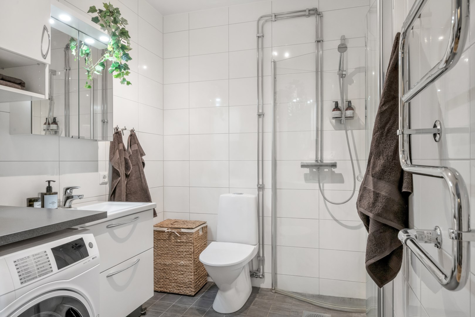 Bostadsbild från Råbyvägen 86, Till salu i Kapellgärdet, Uppsala