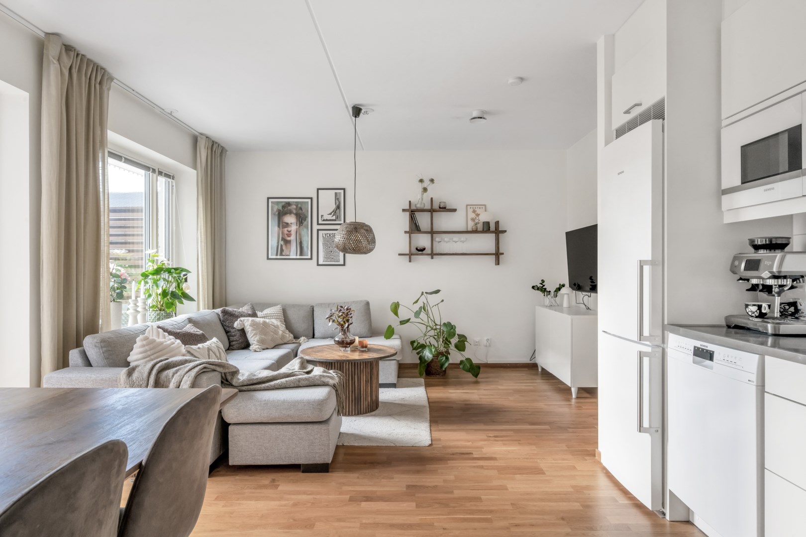 Bostadsbild från Råbyvägen 86, Till salu i Kapellgärdet, Uppsala