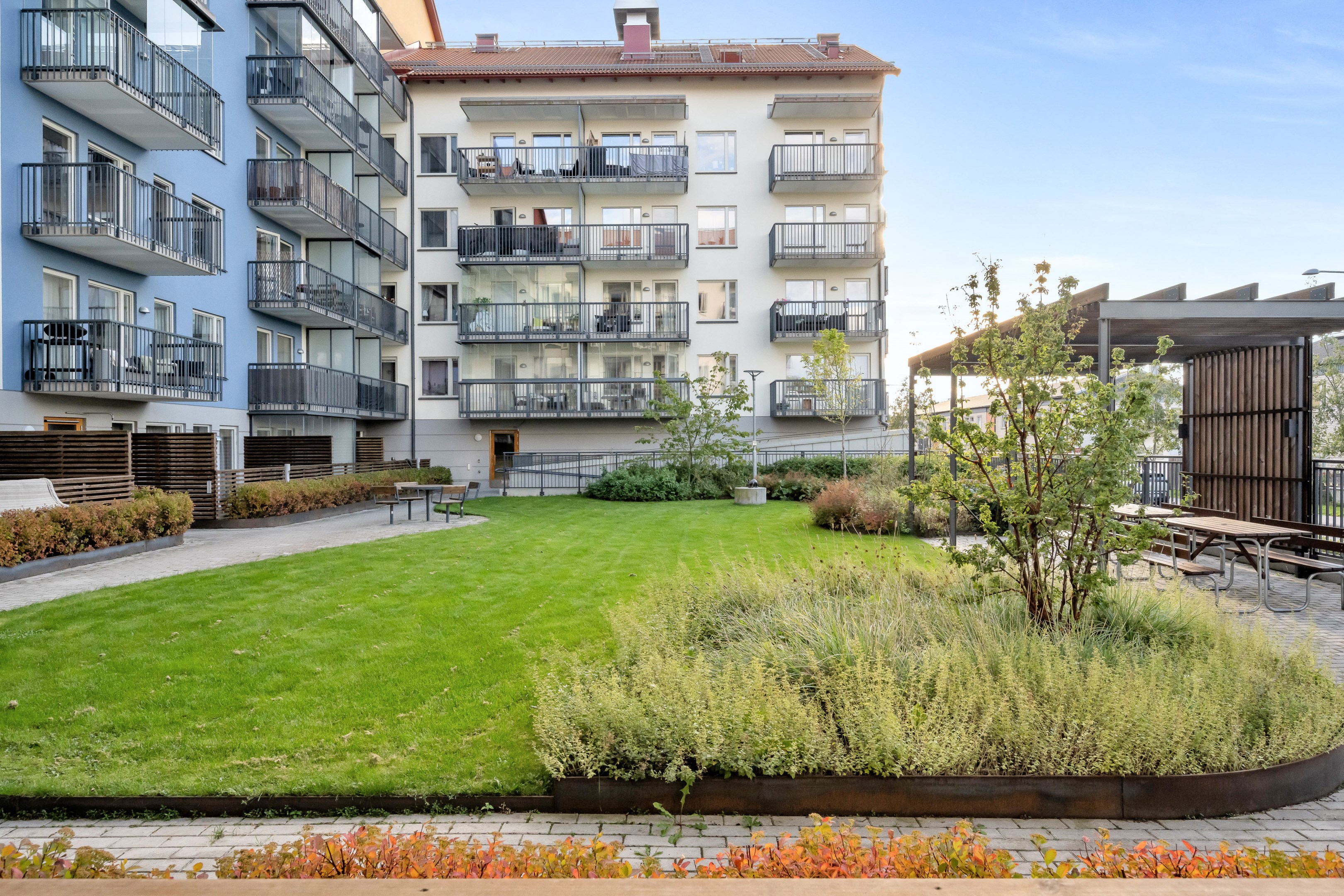 Bostadsbild från Råbyvägen 86, Till salu i Kapellgärdet, Uppsala