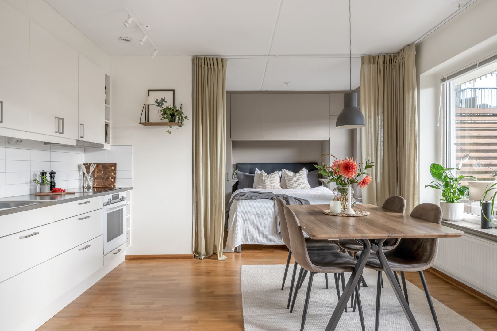 Bostadsbild från Råbyvägen 86, Till salu i Kapellgärdet, Uppsala