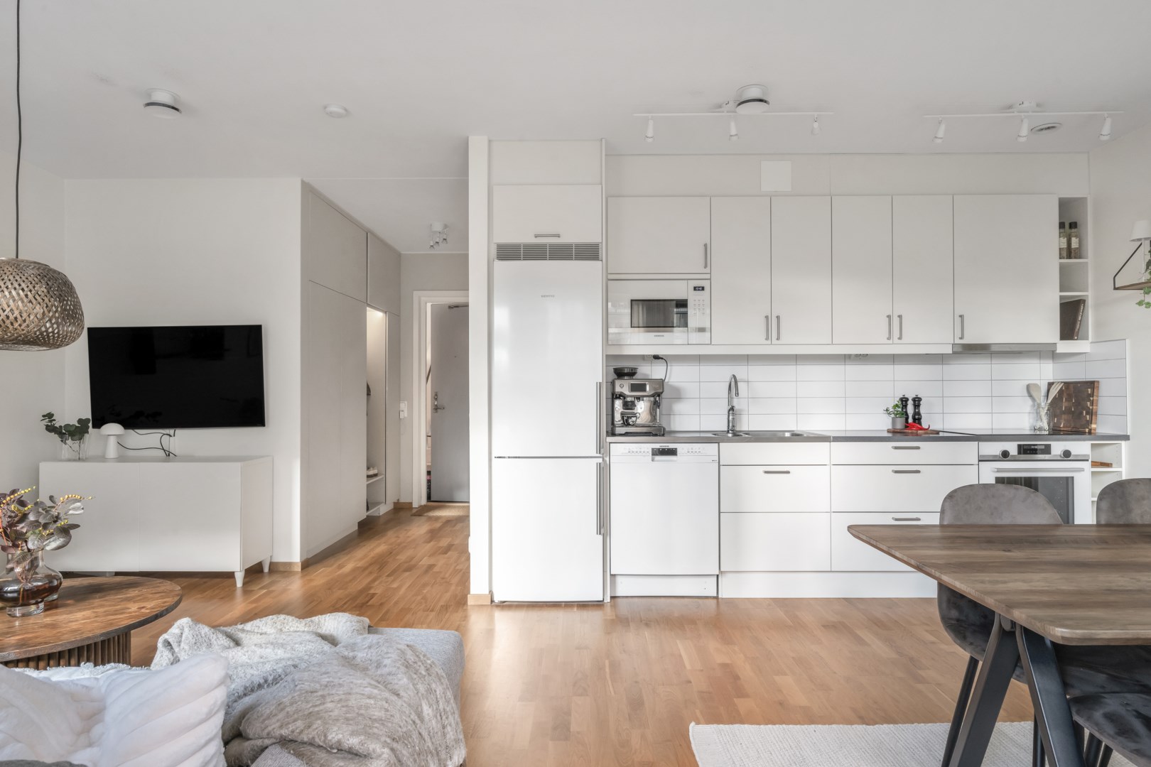 Bostadsbild från Råbyvägen 86, Till salu i Kapellgärdet, Uppsala