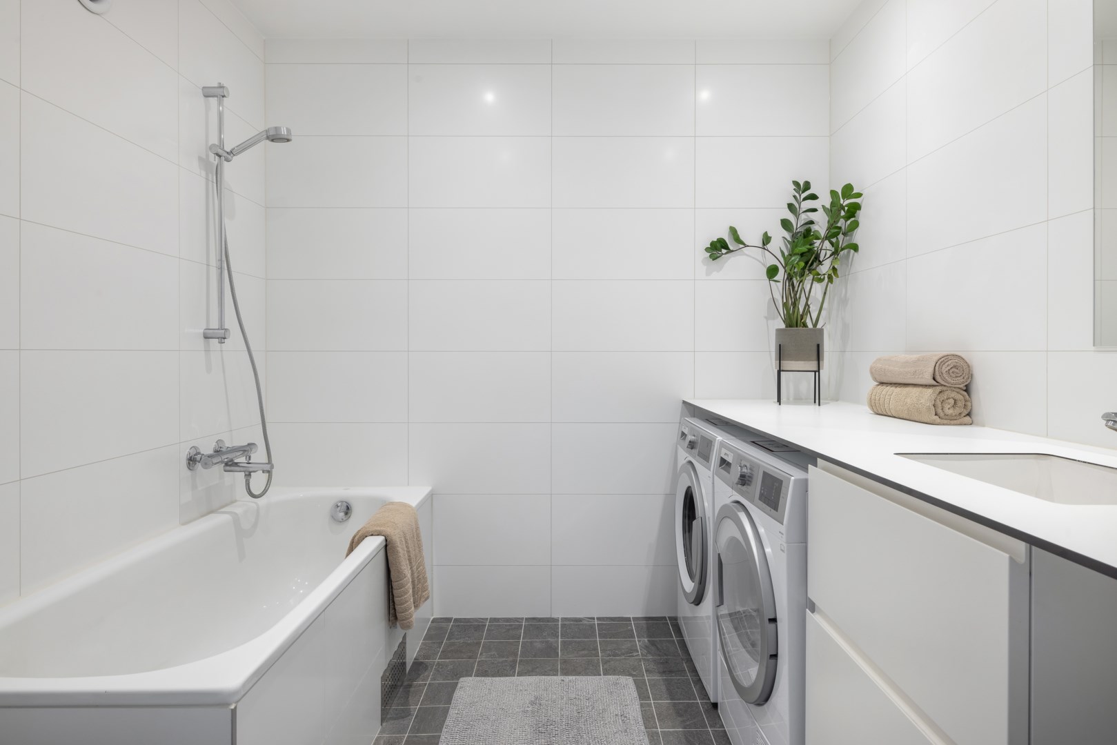 Bostadsbild från Böljemolnsvägen 53, Till salu i Fullerö, Uppsala