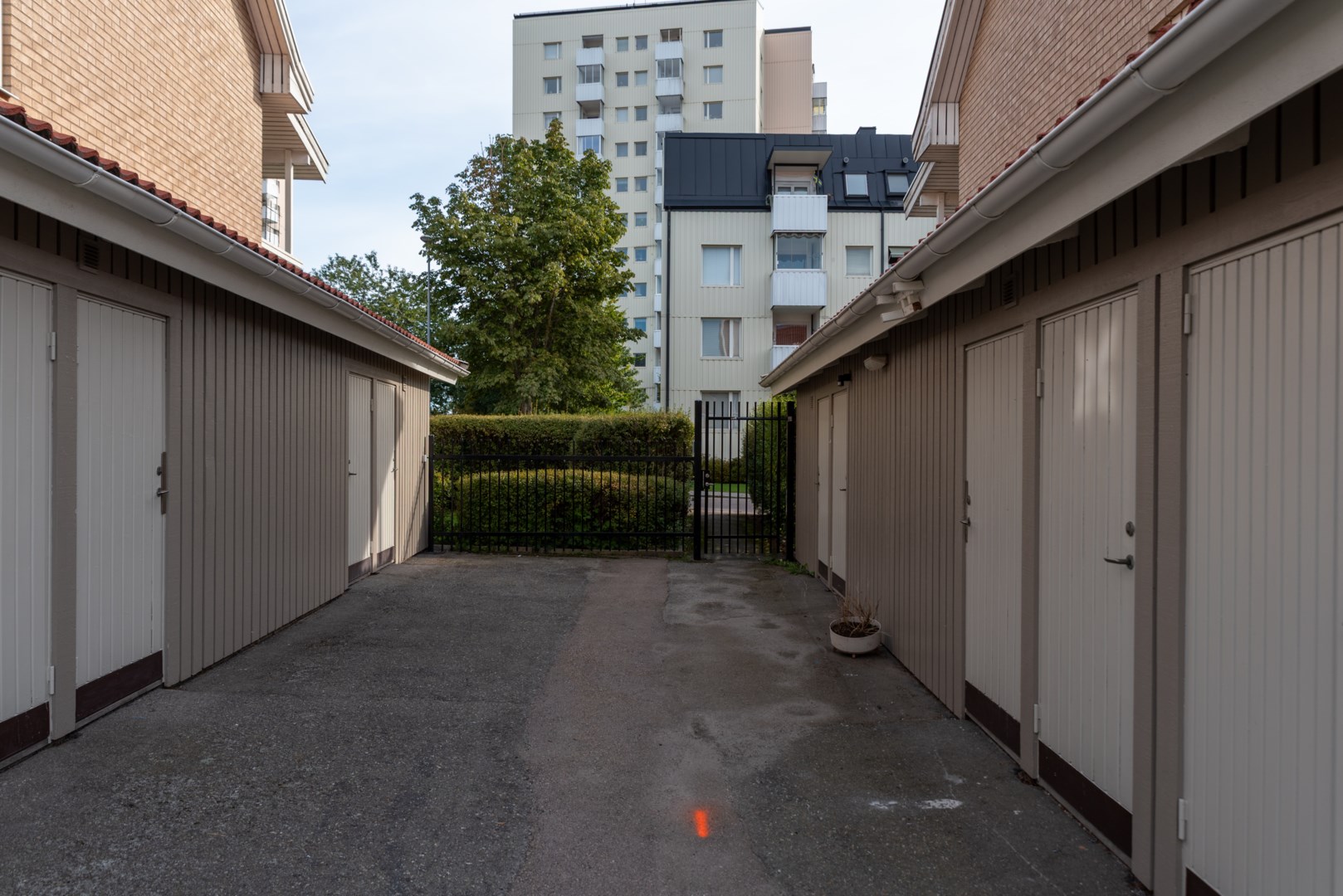 Bostadsbild från Fogdegatan 1A, Till salu i Karlsdal, Västerås