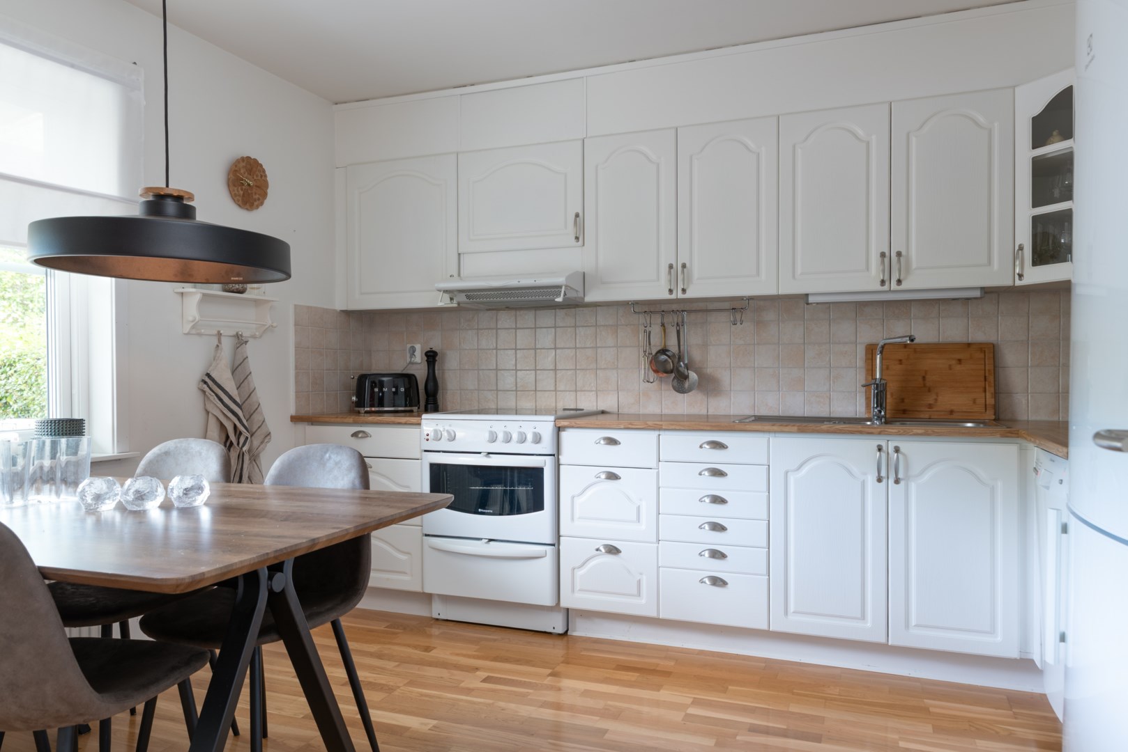 Bostadsbild från Fogdegatan 1A, Till salu i Karlsdal, Västerås