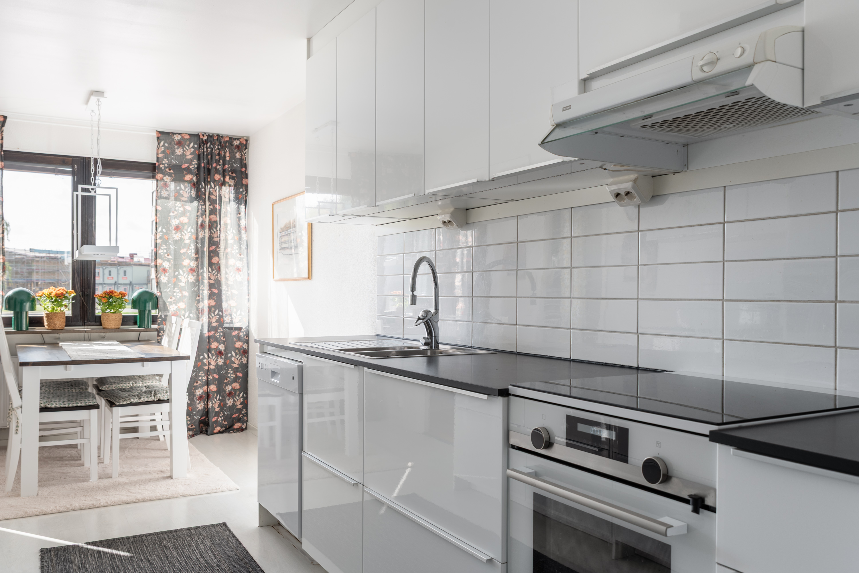 Bostadsbild från Släggkastargatan 11, Såld i Rönnby, Västerås