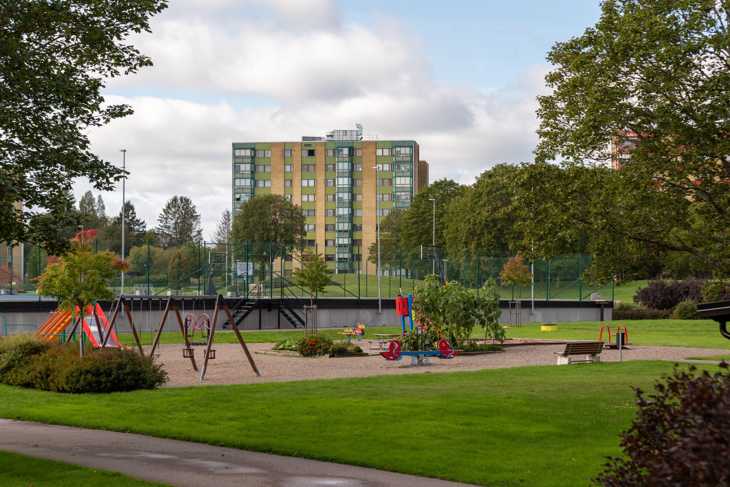 Bostadsbild från Släggkastargatan 11, Såld i Rönnby, Västerås