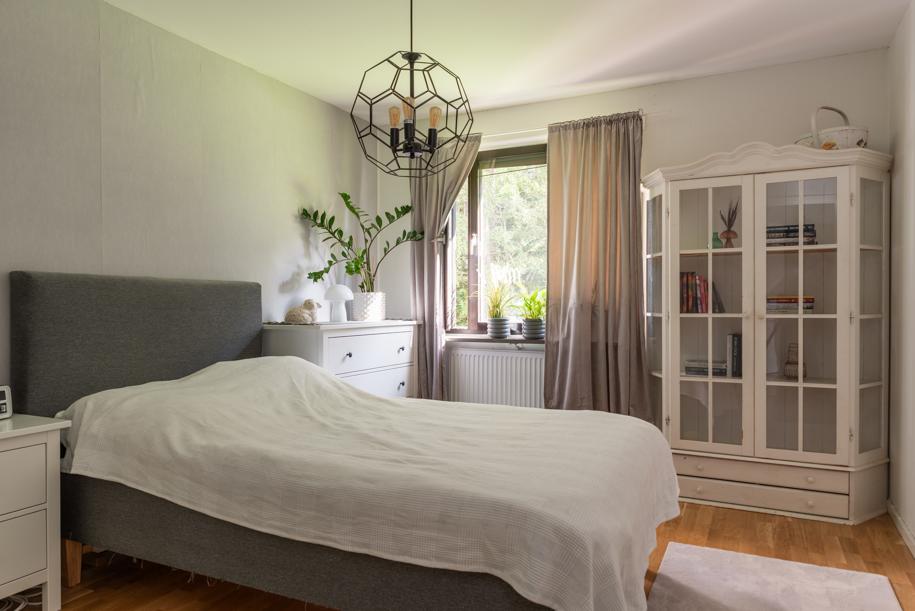 Bostadsbild från Släggkastargatan 11, Såld i Rönnby, Västerås