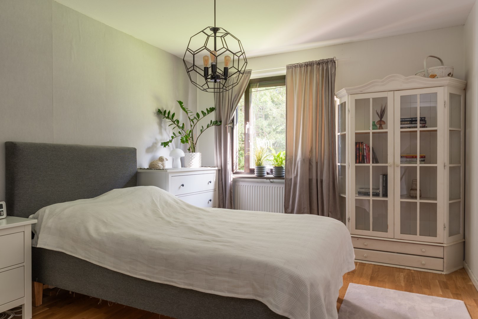 Bostadsbild från Släggkastargatan 11, Såld i Rönnby, Västerås