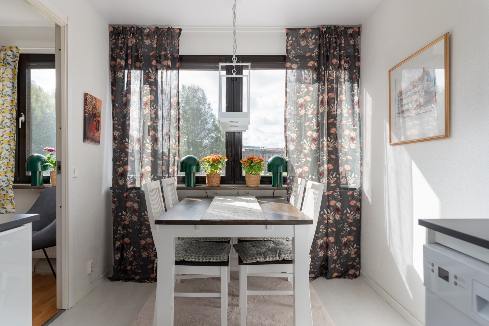 Bostadsbild från Släggkastargatan 11, Såld i Rönnby, Västerås