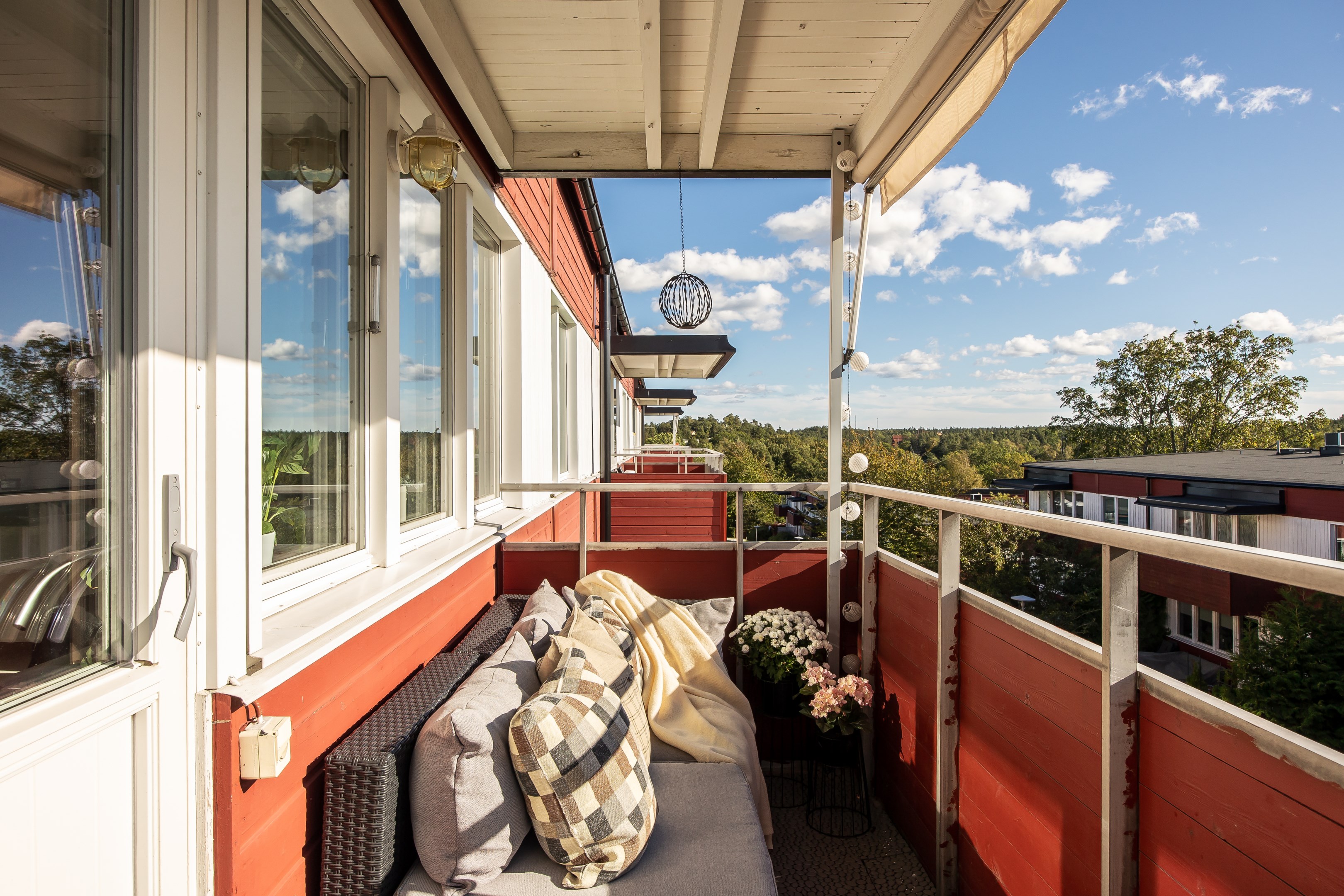 Bostadsbild från Ljuskärrsvägen 37, Kommande i Ljuskärrsberget - Saltsjöbaden, Nacka