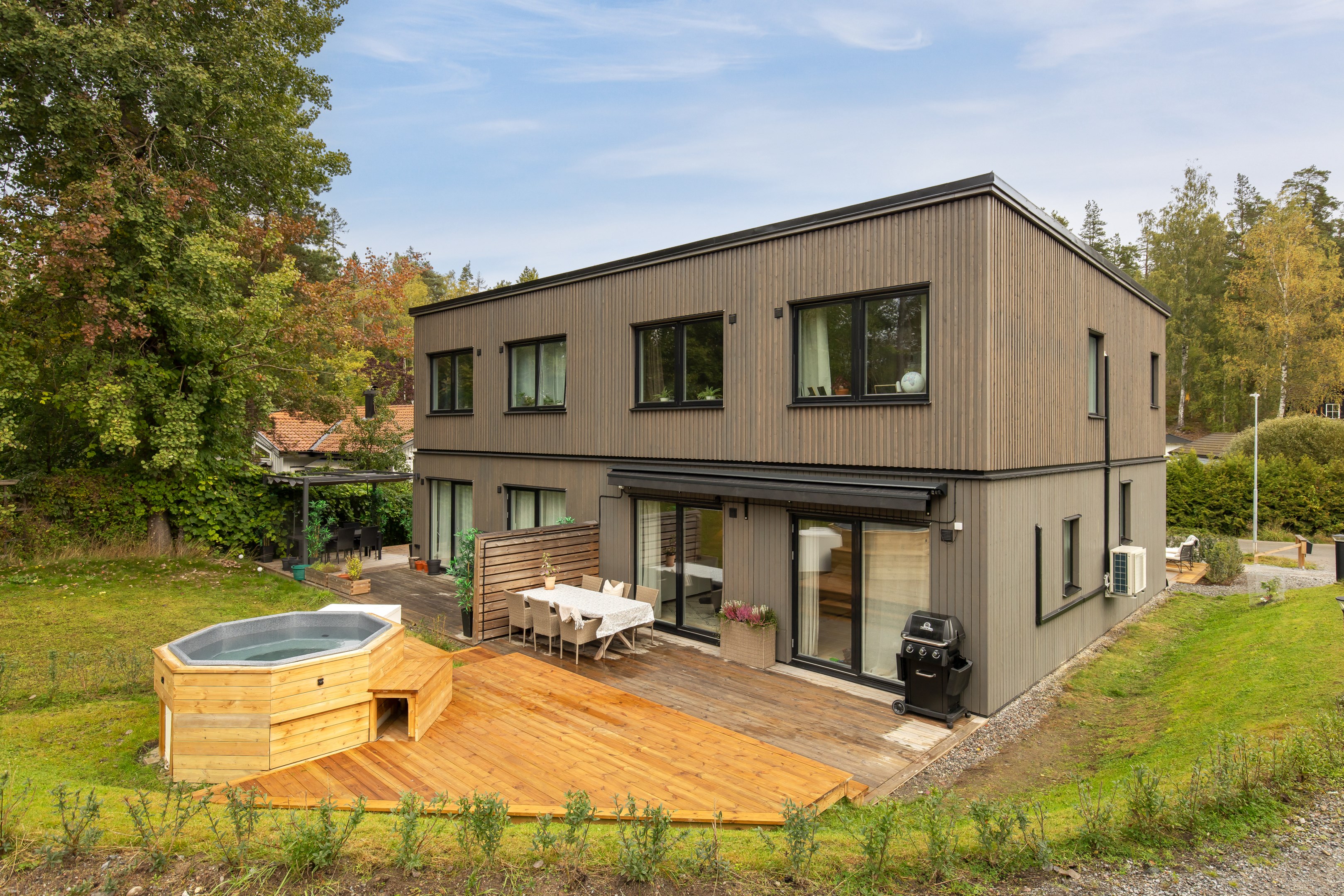 Bostadsbild från Bågvägen 6 B, Till salu i Kummelnäs, Nacka