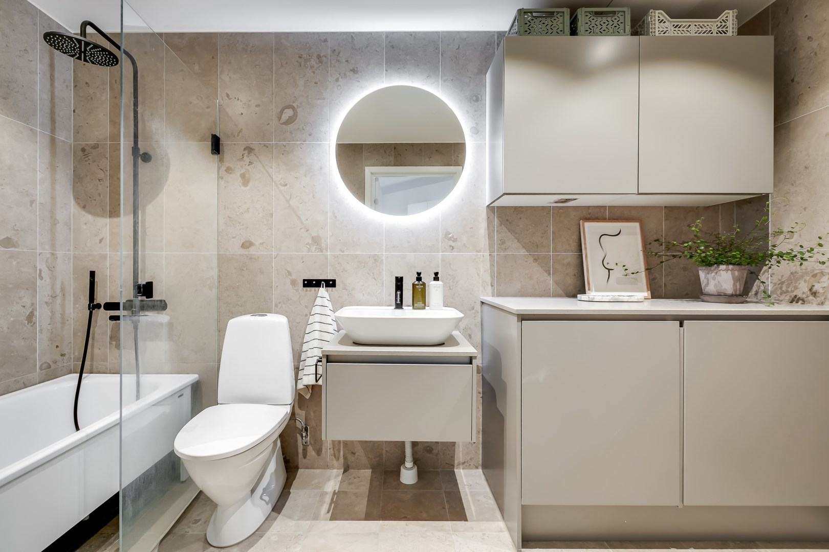 Bostadsbild från Nya gatan 1, Till salu i Nacka Forum, Nacka