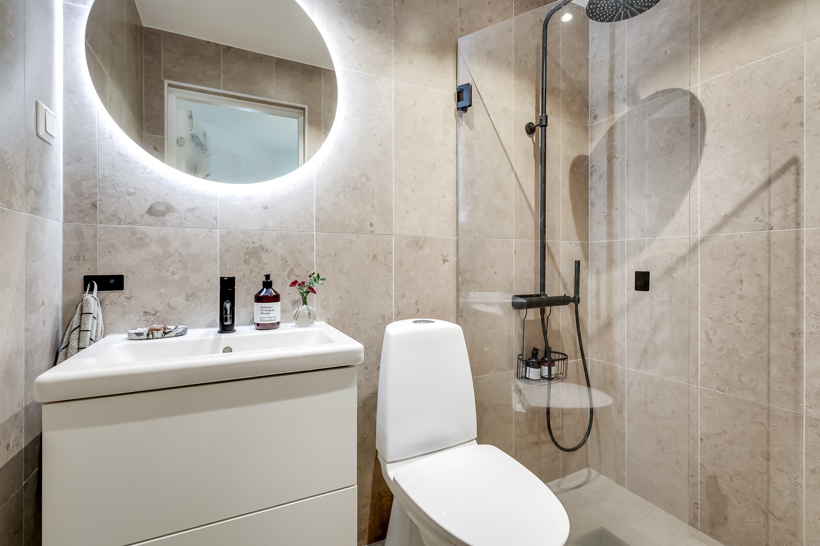 Bostadsbild från Nya gatan 1, Till salu i Nacka Forum, Nacka