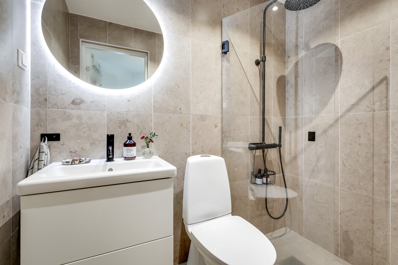 Bostadsbild från Nya gatan 1, Till salu i Nacka Forum, Nacka