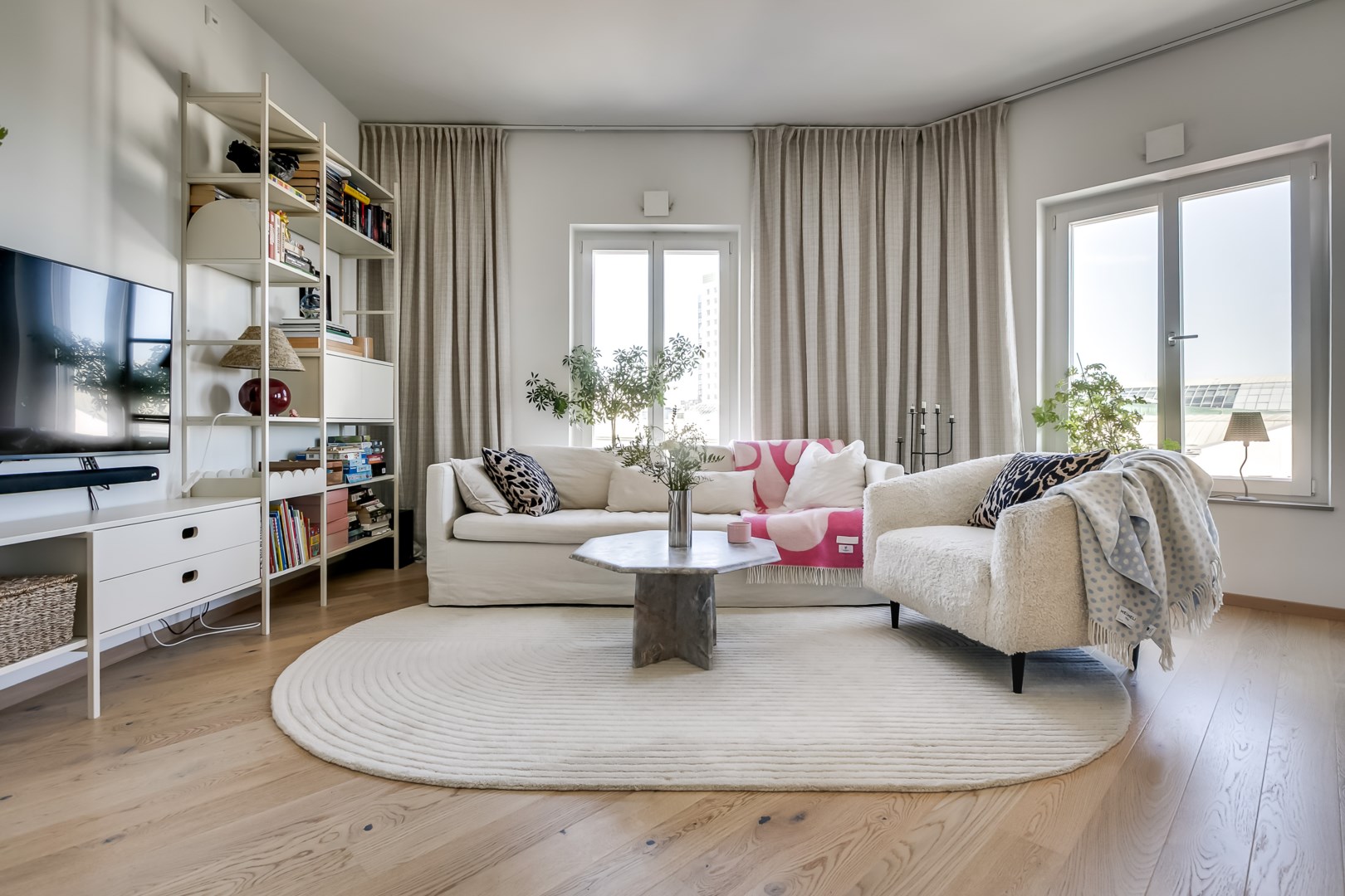 Bostadsbild från Nya gatan 1, Till salu i Nacka Forum, Nacka