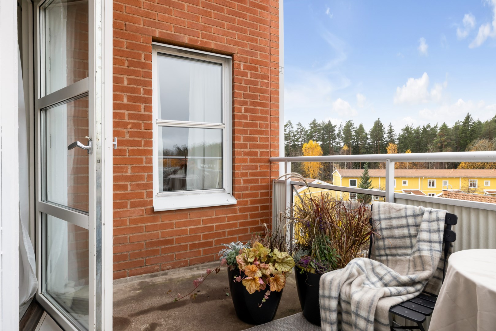 Bostadsbild från Solstrålevägen 147, Till salu i Storvreta, Uppsala