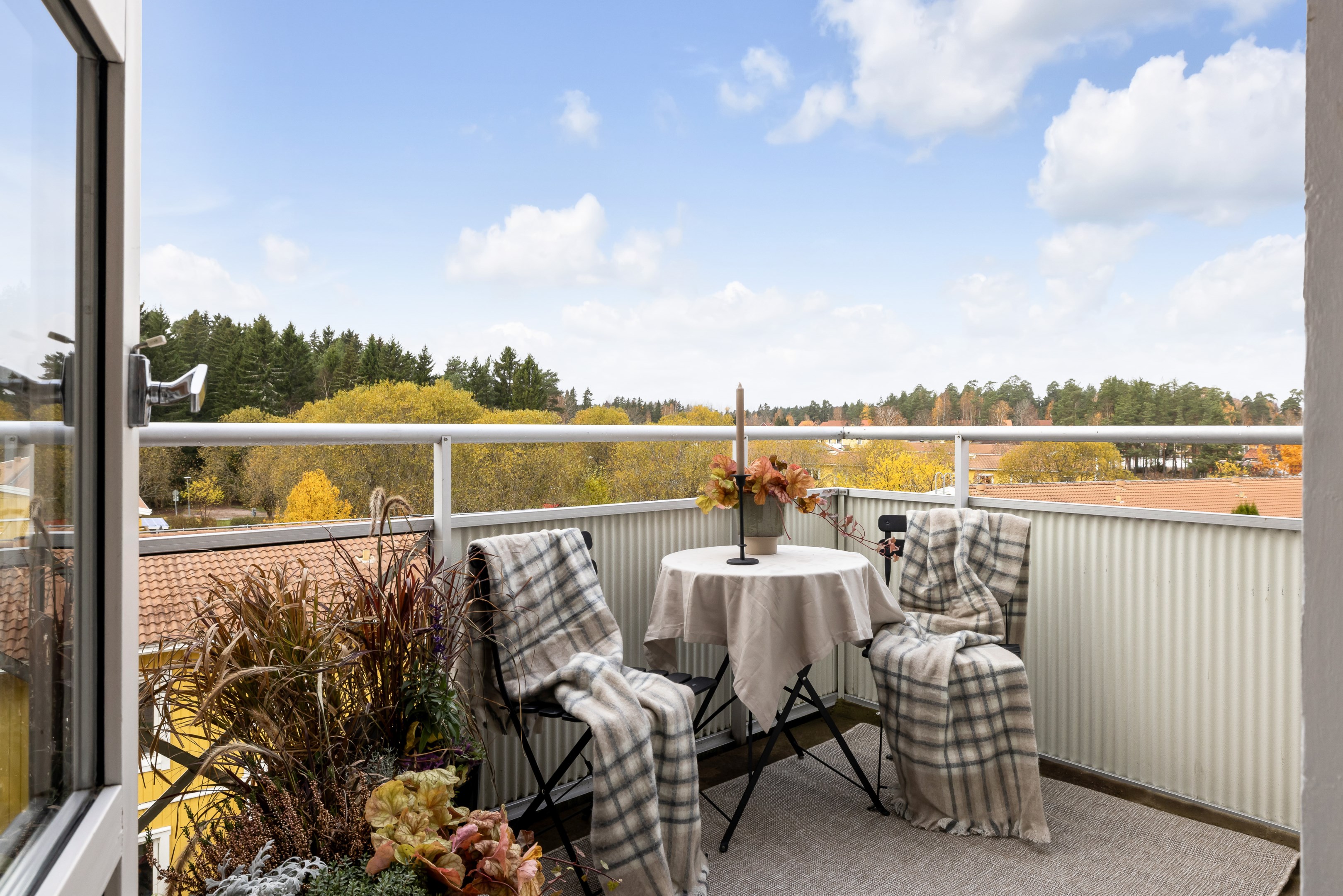 Bostadsbild från Solstrålevägen 147, Till salu i Storvreta, Uppsala