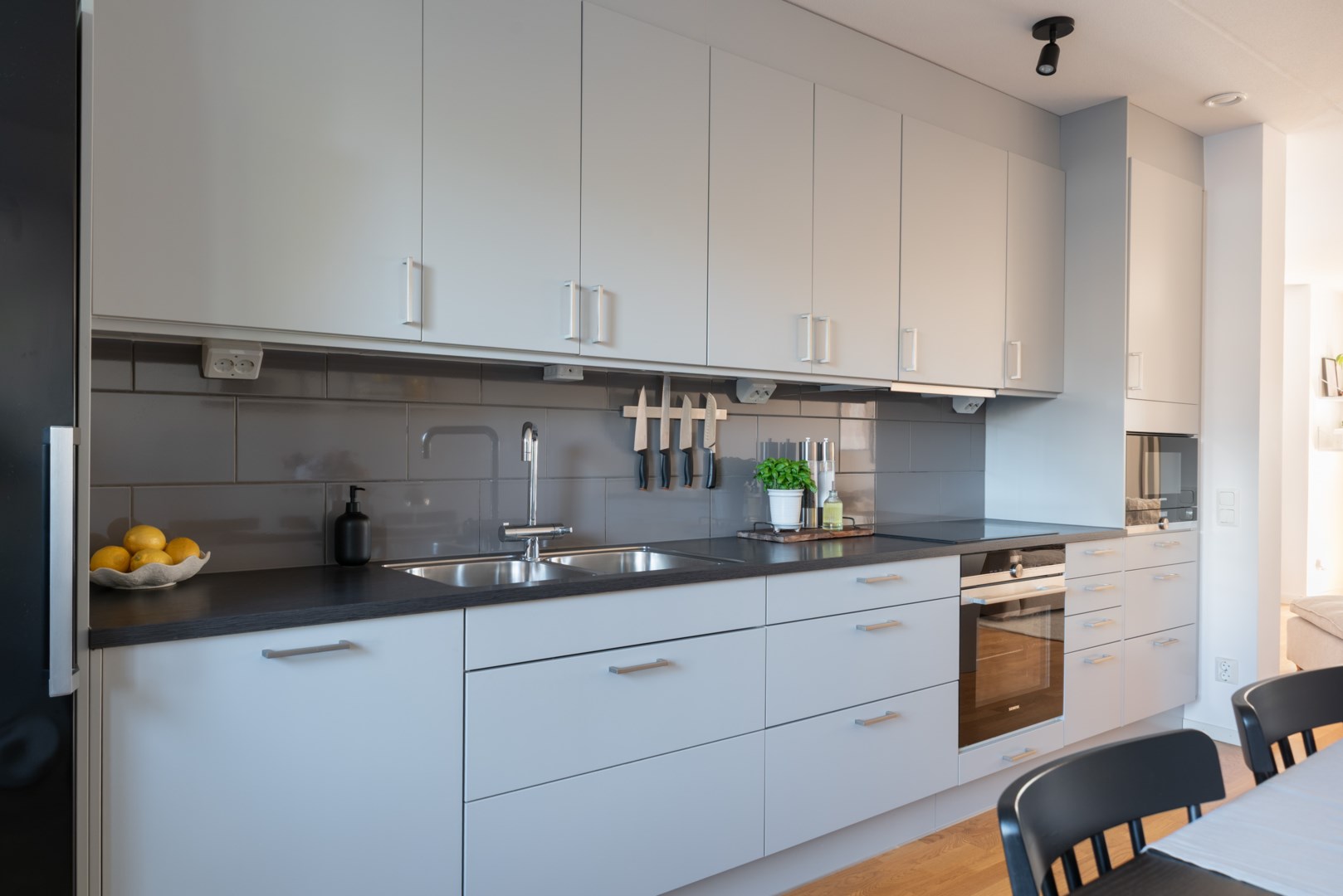 Bostadsbild från Genuagatan 4, Till salu i Öster Mälarstrand, Västerås