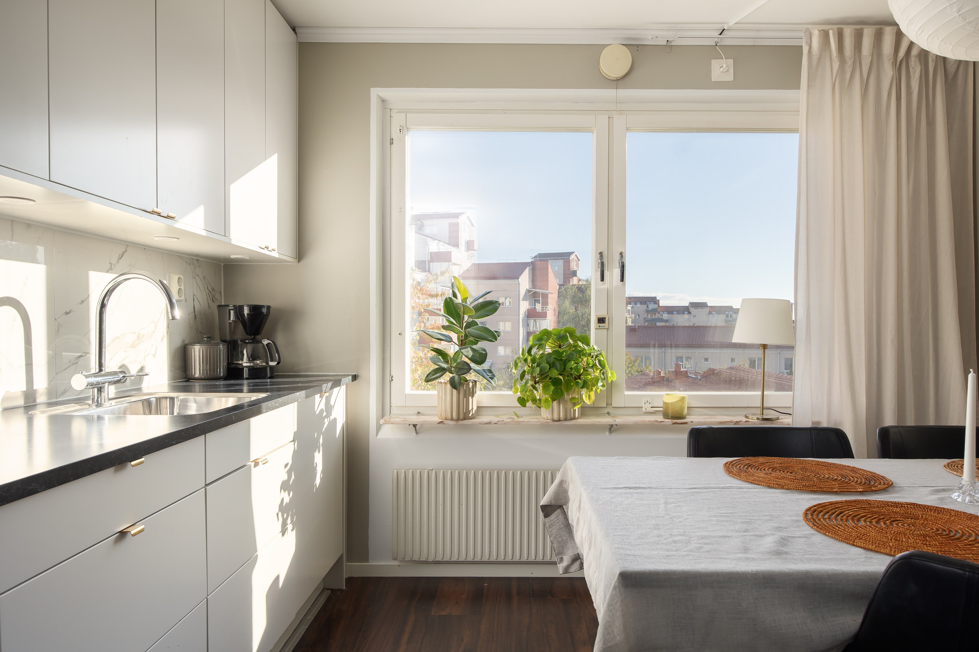 Bostadsbild från Landåvägen 73, Till salu i Jarlaberg, Nacka