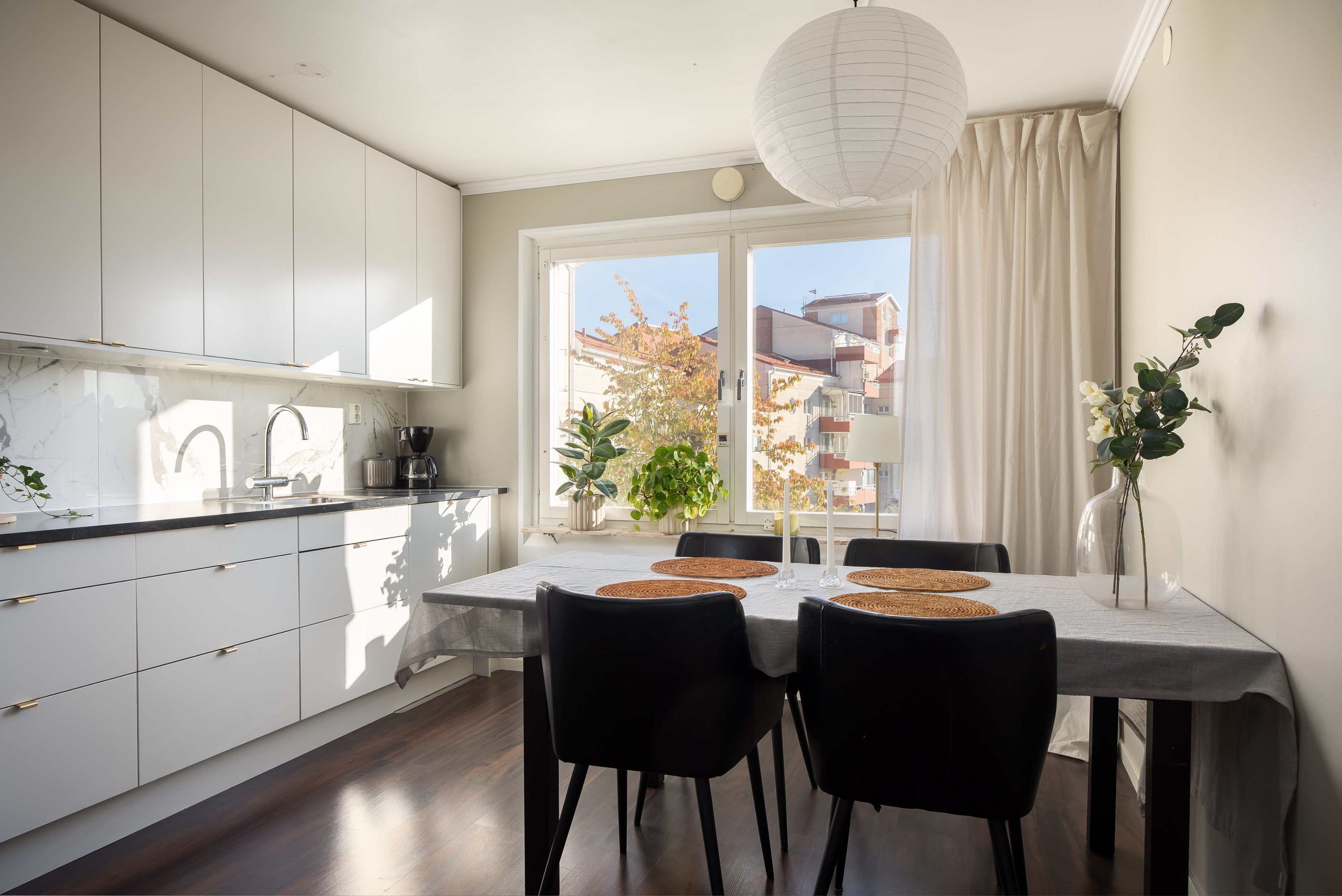 Bostadsbild från Landåvägen 73, Till salu i Jarlaberg, Nacka