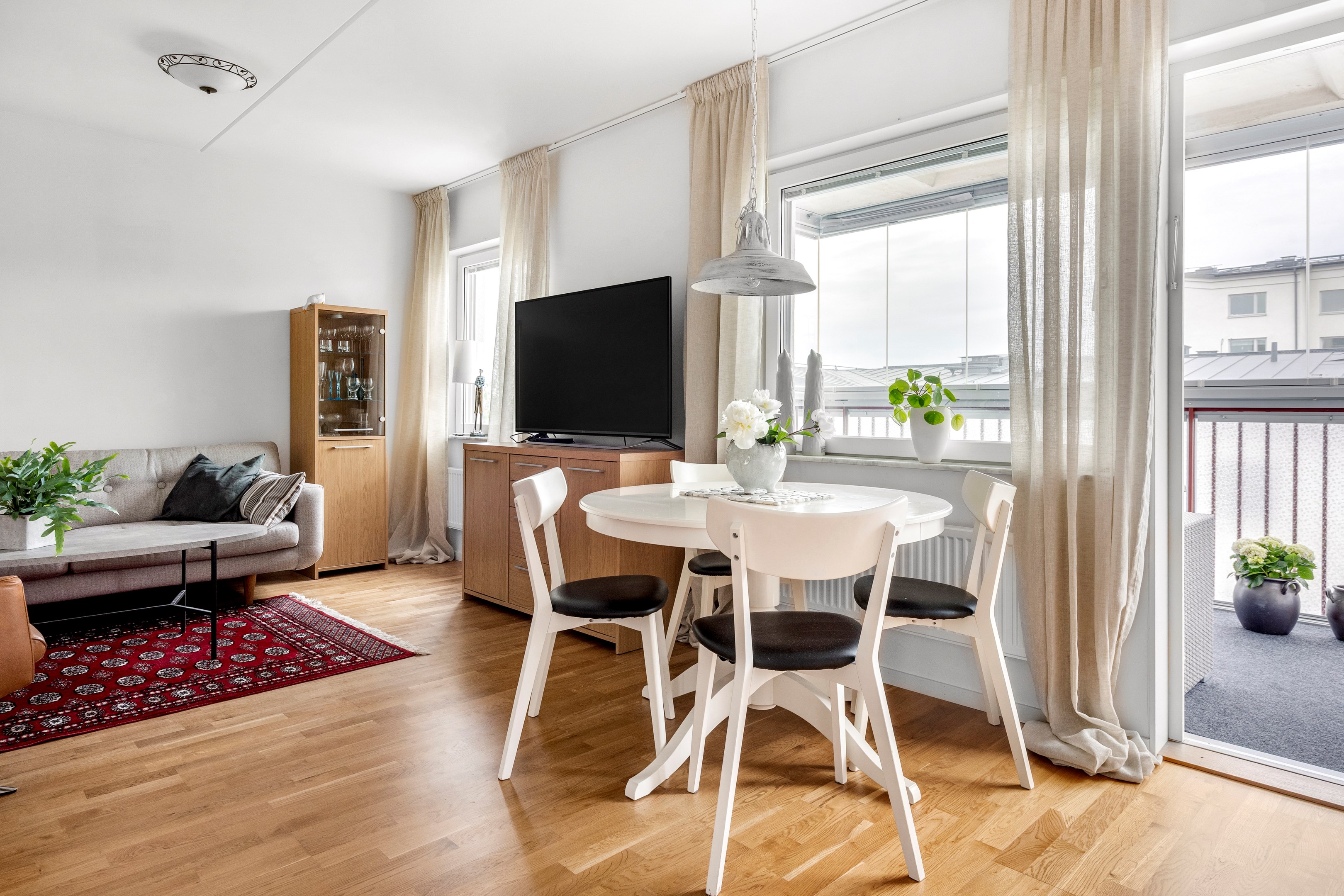 Bostadsbild från Solskensgatan 3, Till salu i Gränby backe, Uppsala