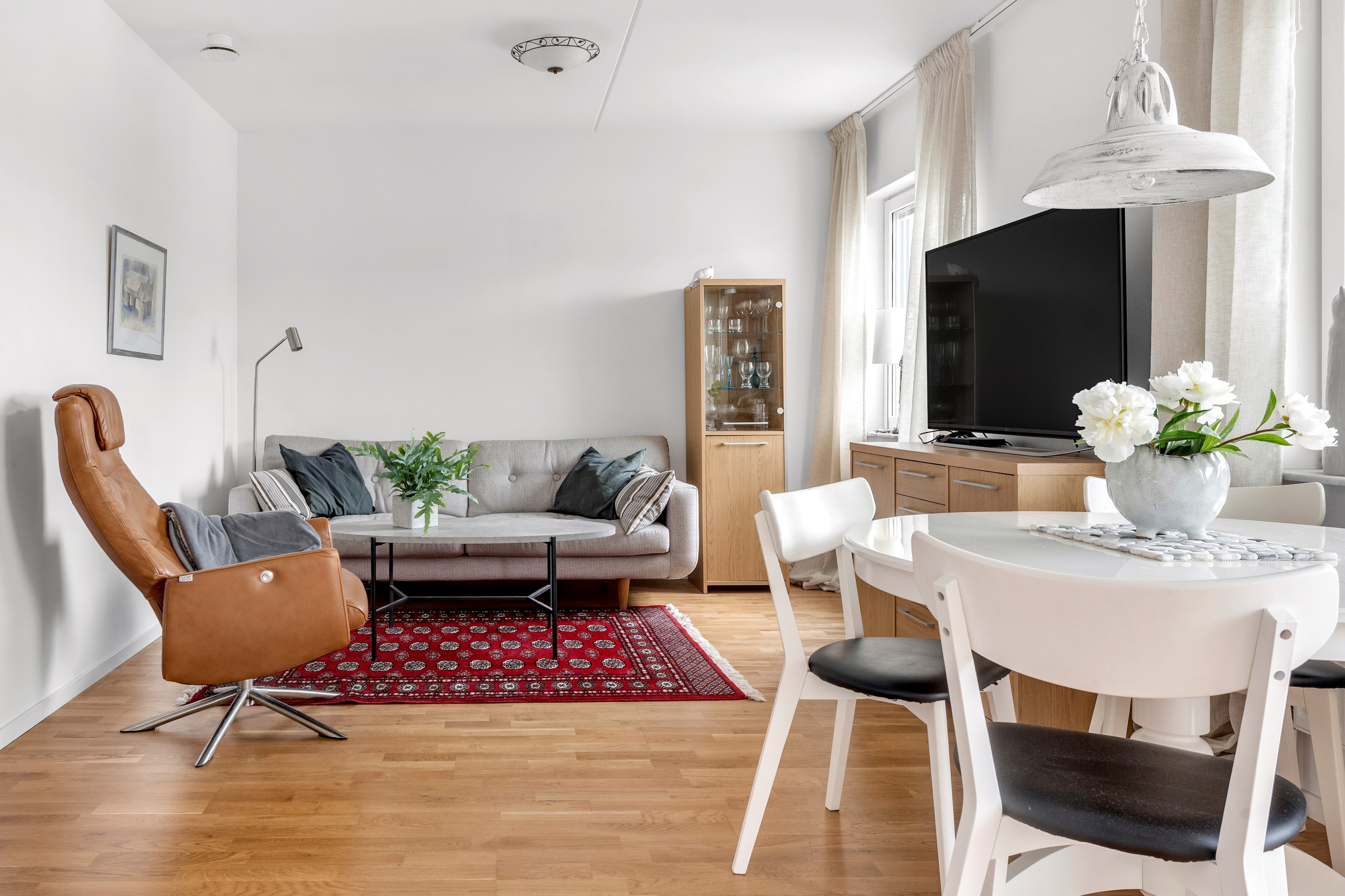 Bostadsbild från Solskensgatan 3, Till salu i Gränby backe, Uppsala