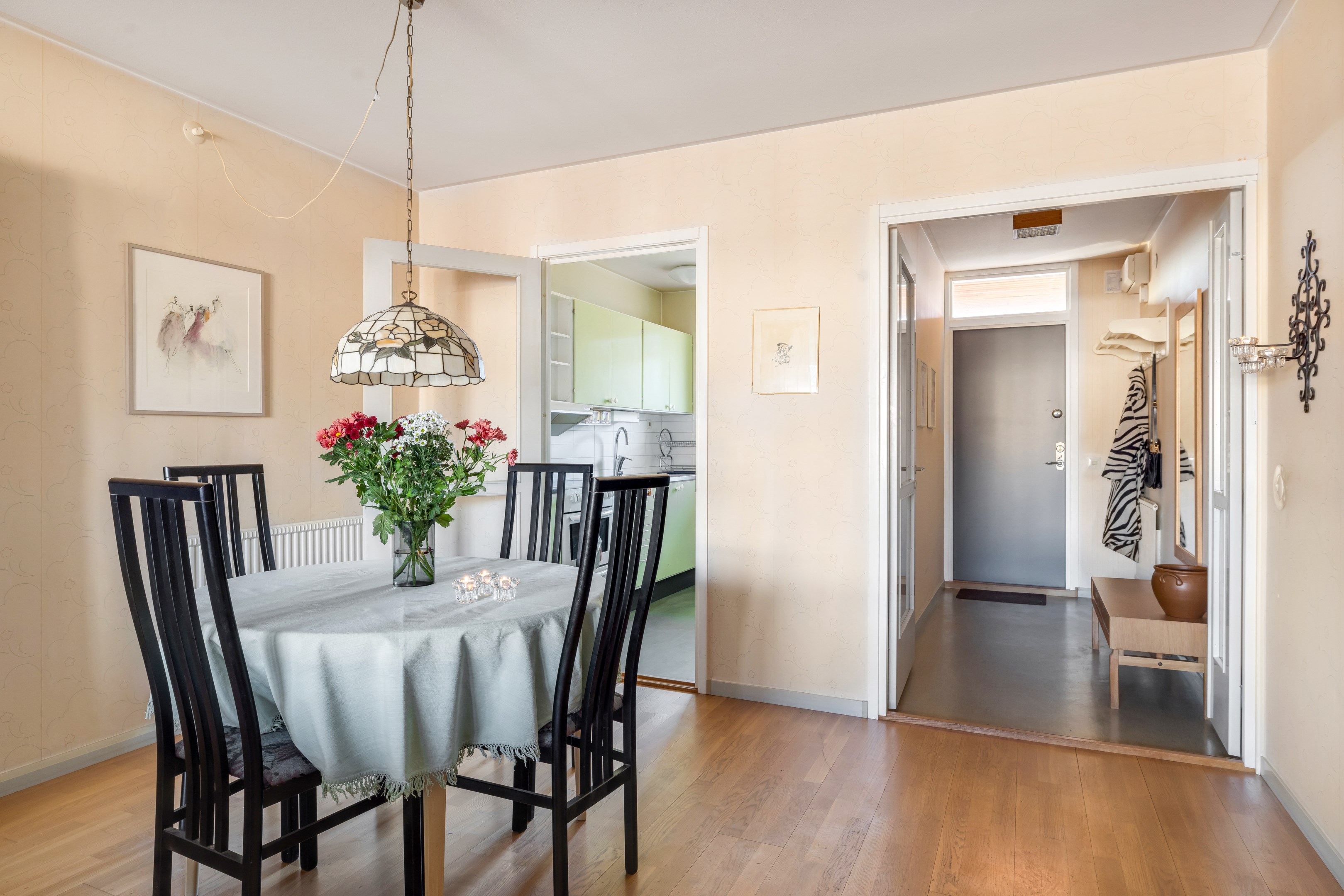 Bostadsbild från Kamomillgatan 8, Såld i Årsta, Uppsala