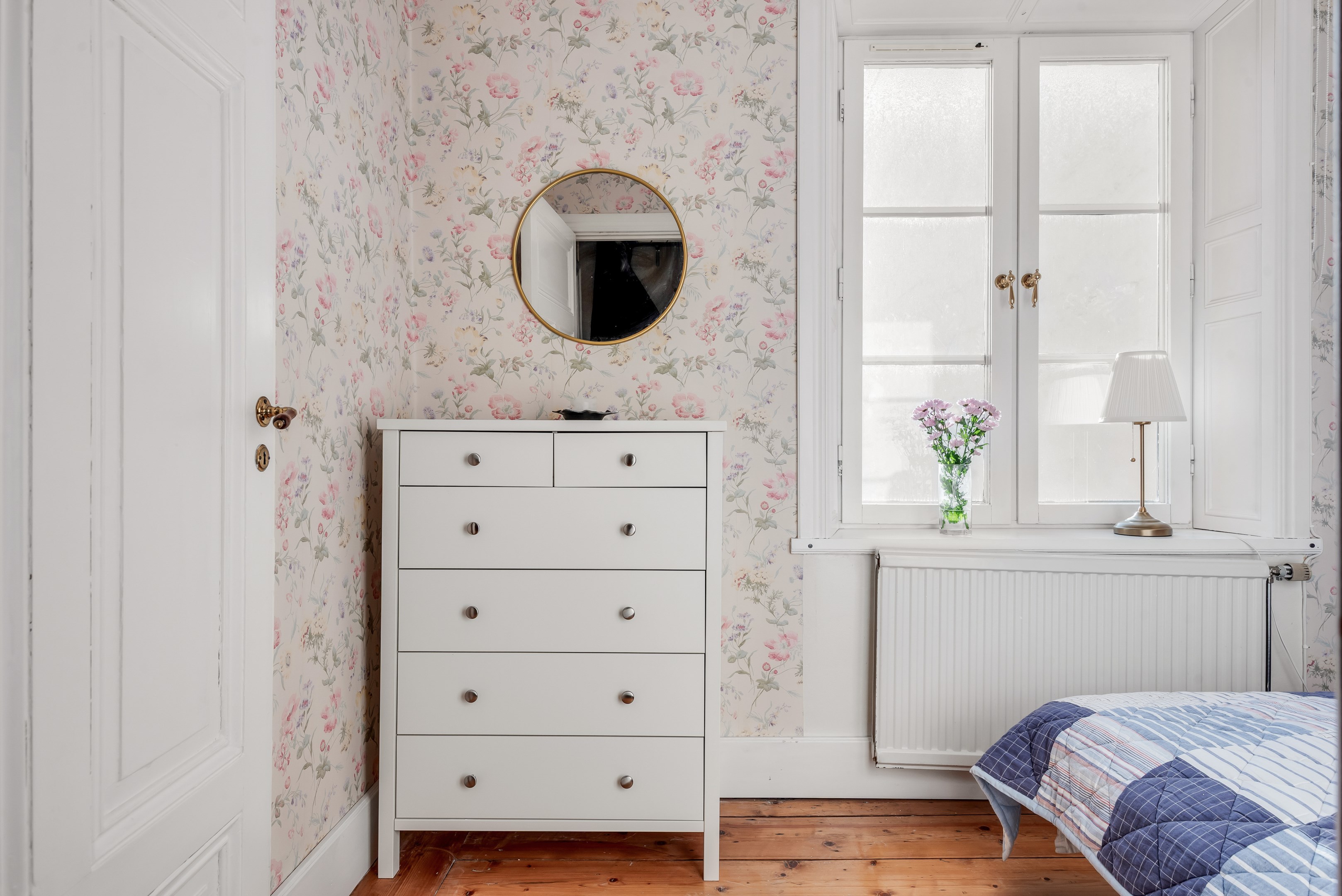 Bostadsbild från Övre Slottsgatan 32 B, Såld i Öfre Slotts, Uppsala