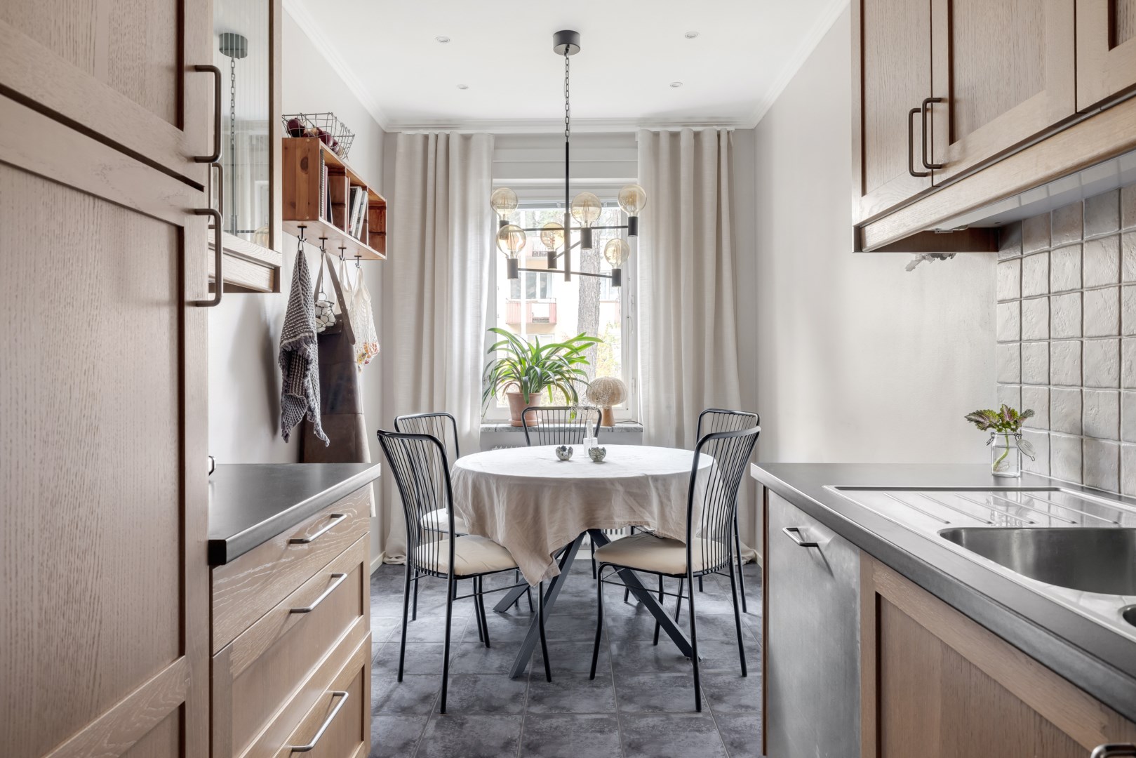 Bostadsbild från Lindsbergsgatan 13B, Snart till salu i Sommarro, Uppsala