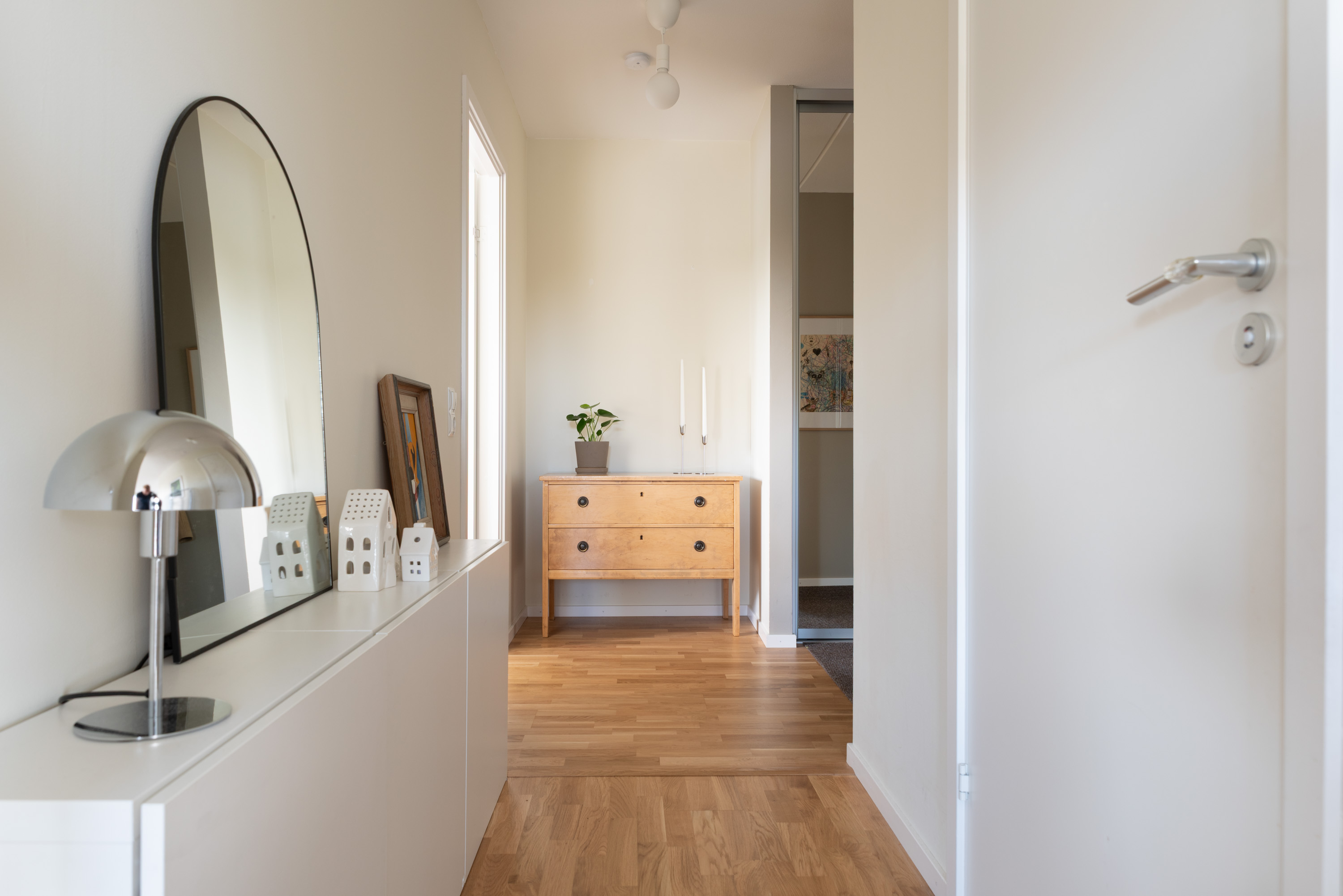 Bostadsbild från Tujagatan 9, Såld i Skiljebo, Västerås