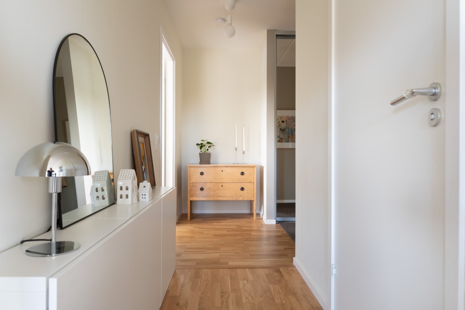 Bostadsbild från Tujagatan 9, Såld i Skiljebo, Västerås